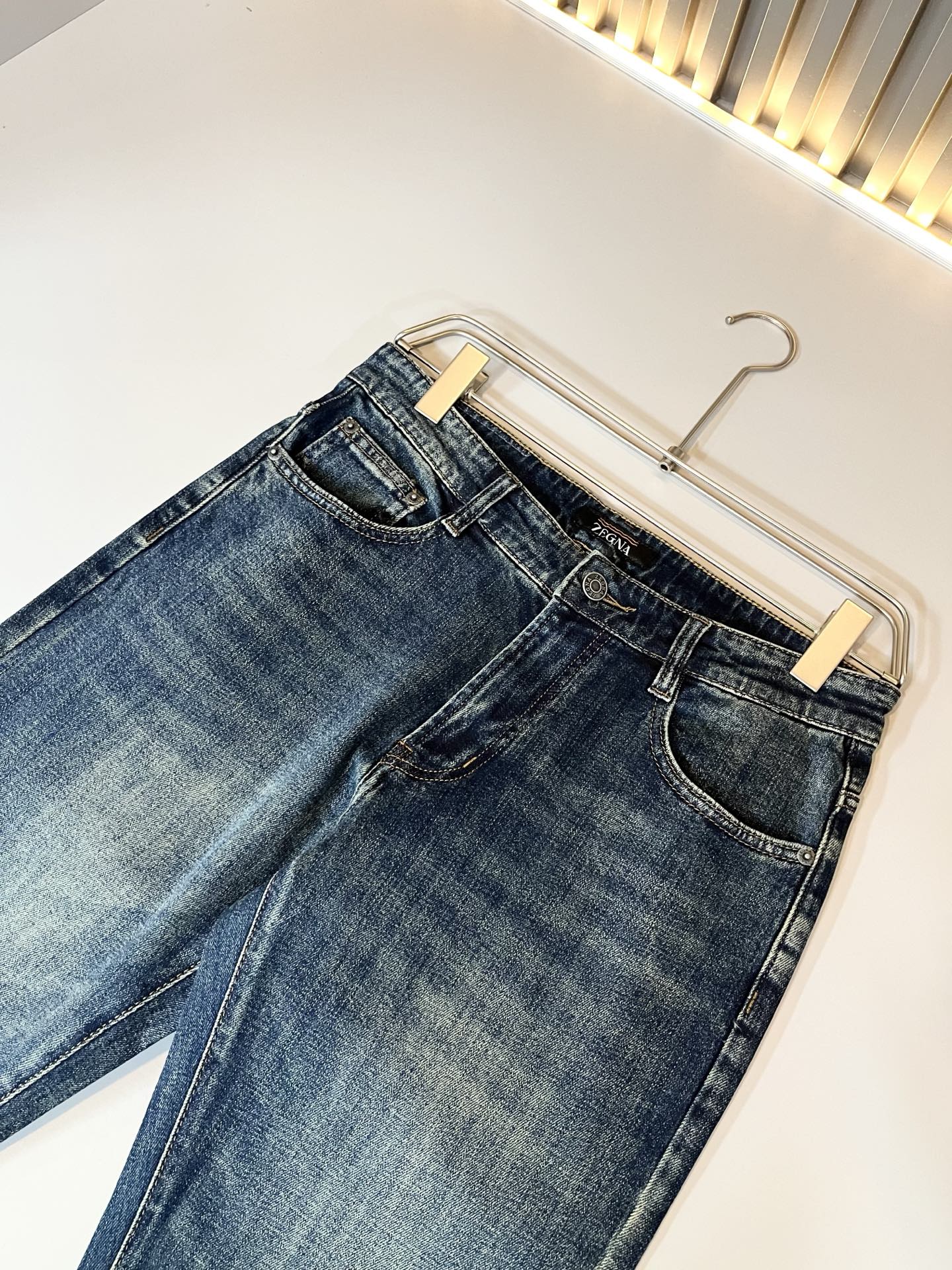 Zegna 杰尼亚 2025秋冬新款男士休闲牛仔裤，压轴的渠道货出现了！！柜台同步销售！ 毫不夸张的说，