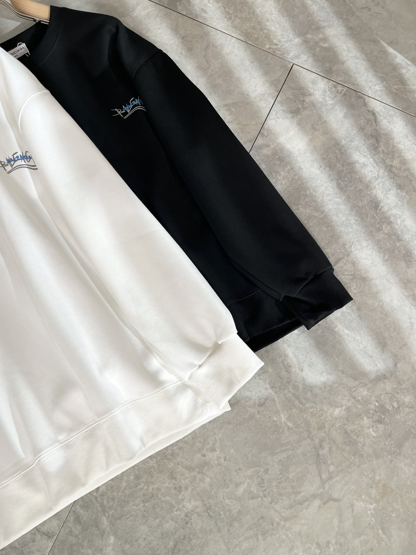 BALENCIA*巴黎*家 2025秋冬最新款百搭卫衣，男女同款👫❤️经典标志图案字母logo图案压胶工