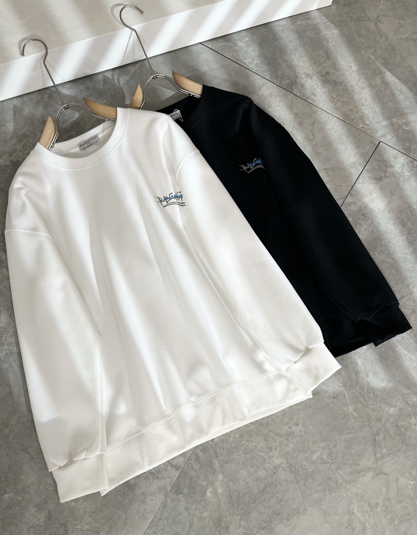 BALENCIA*巴黎*家 2025秋冬最新款百搭卫衣，男女同款👫❤️经典标志图案字母logo图案压胶工