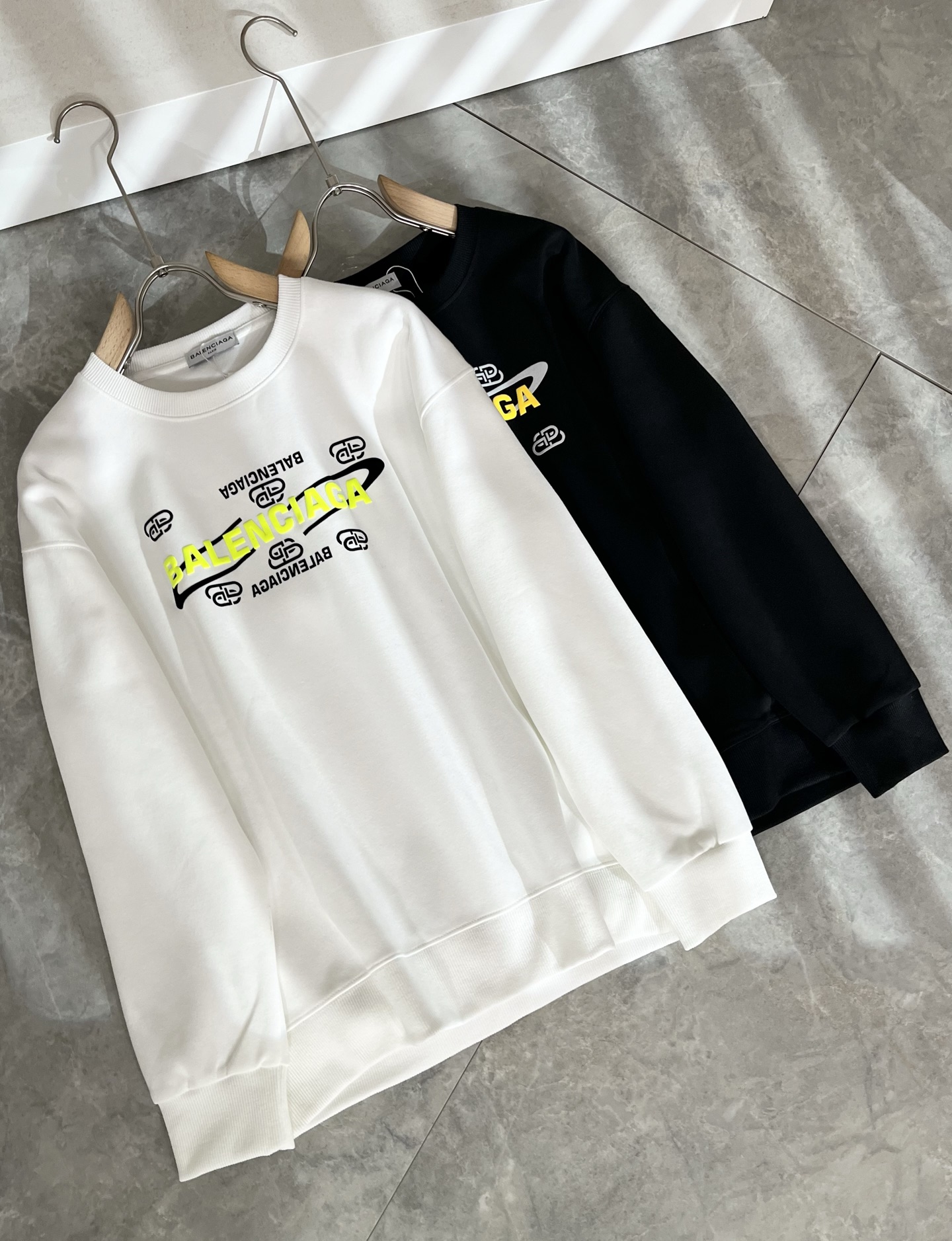 BALENCIA*巴黎*家 2025秋冬最新款百搭卫衣，男女同款👫❤️经典标志图案字母logo图案压胶工