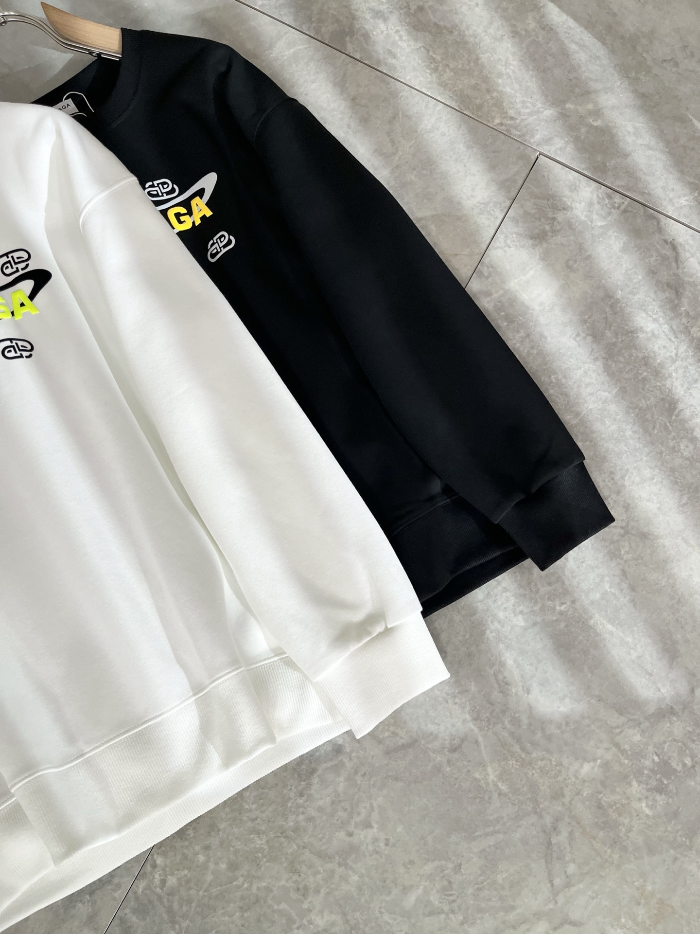 BALENCIA*巴黎*家 2025秋冬最新款百搭卫衣，男女同款👫❤️经典标志图案字母logo图案压胶工