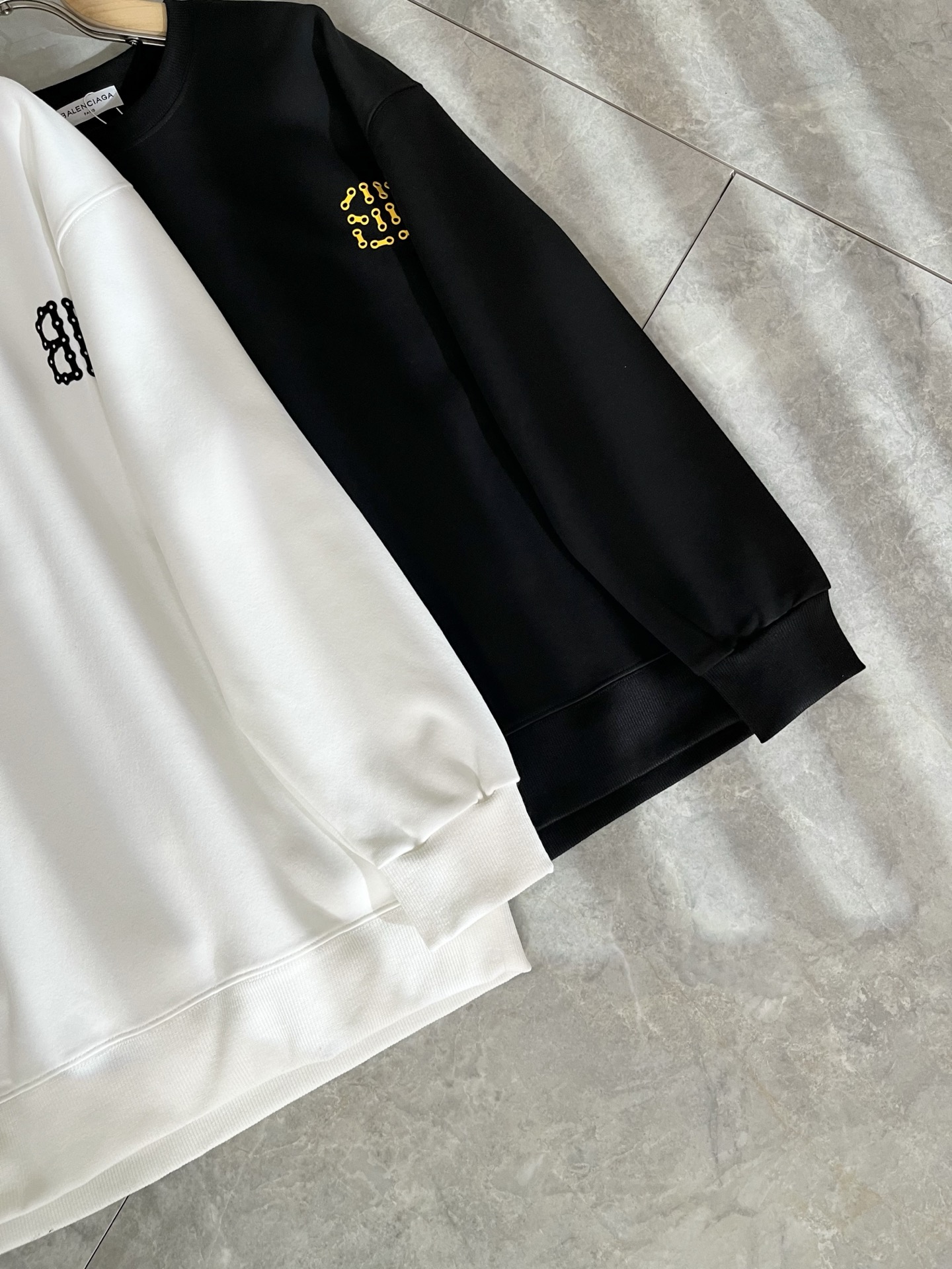 BALENCIA*巴黎*家 2025秋冬最新款百搭卫衣，男女同款👫❤️经典标志图案字母logo图案压胶工