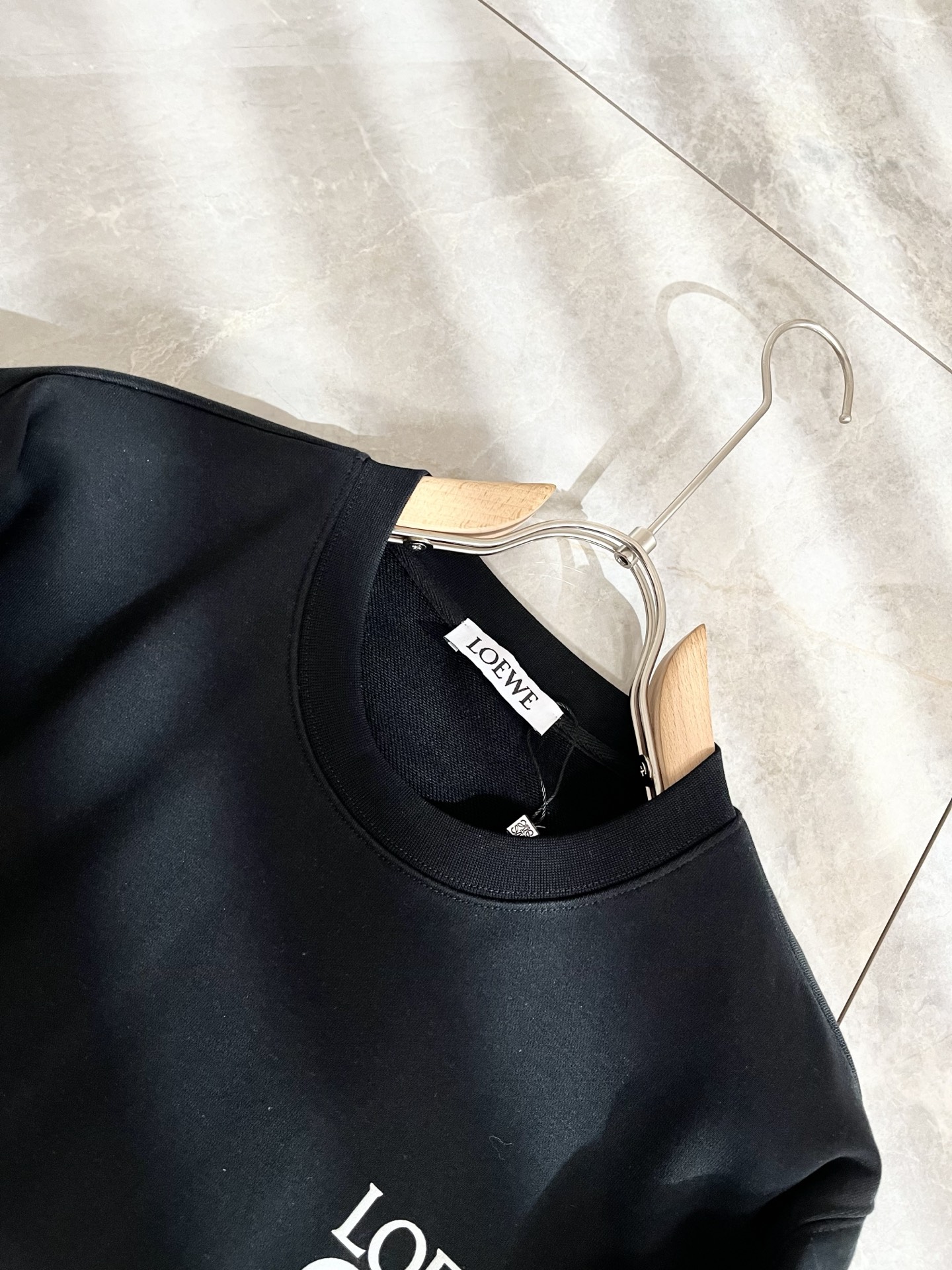 LOE*WE罗*威 2025秋冬男女同款👫长袖卫衣，意大利原厂订单渠道，极具个性高级潮风，标志logo印