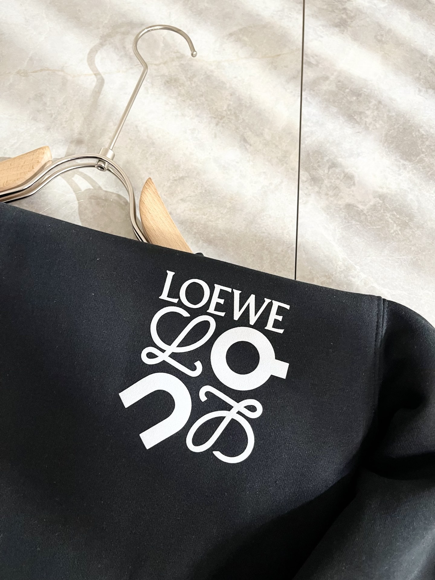 LOE*WE罗*威 2025秋冬男女同款👫长袖卫衣，意大利原厂订单渠道，极具个性高级潮风，标志logo印