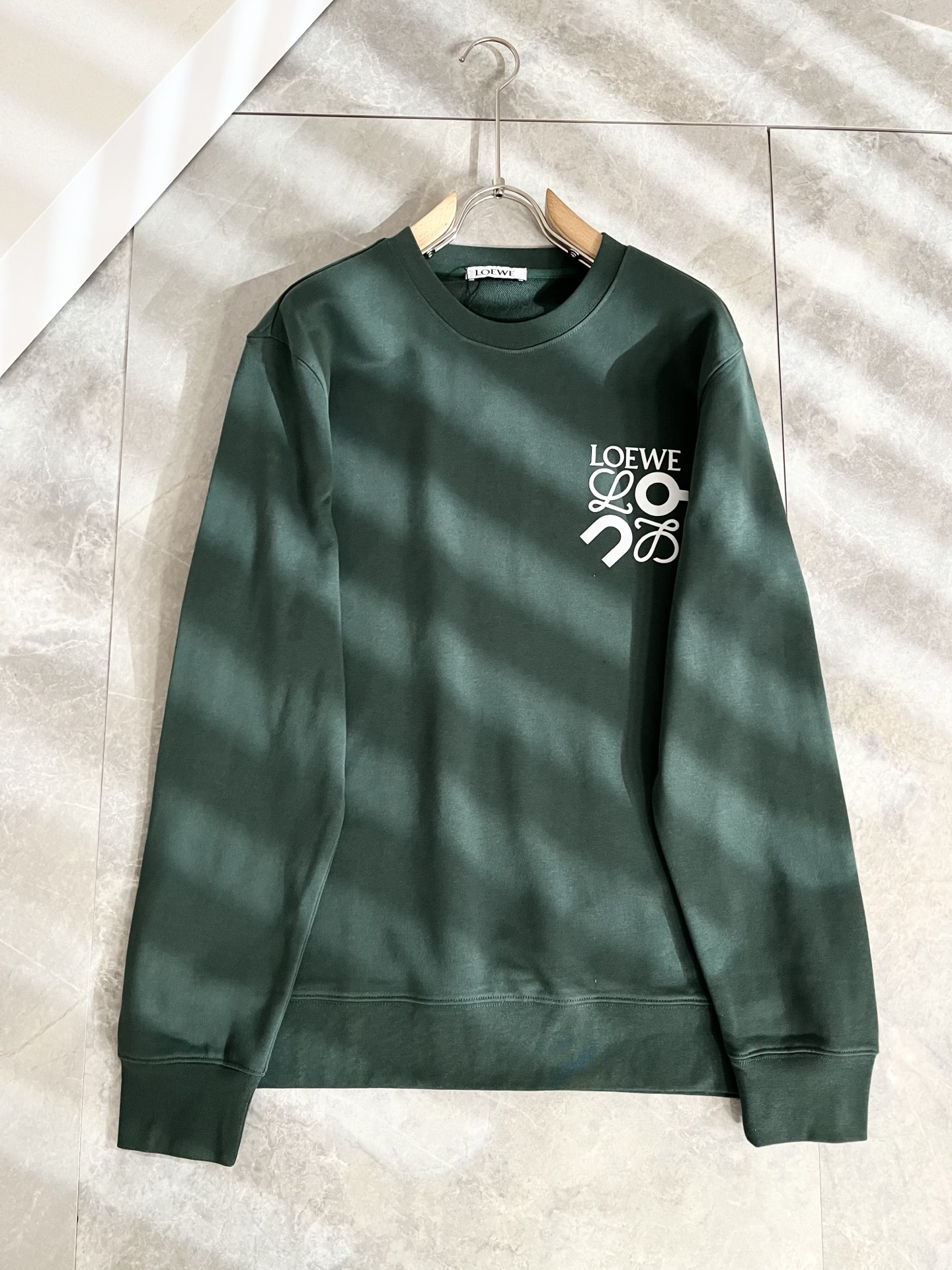 LOE*WE罗*威 2025秋冬男女同款👫长袖卫衣，意大利原厂订单渠道，极具个性高级潮风，标志logo印