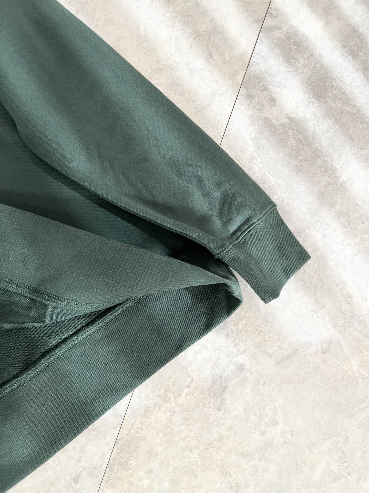 LOE*WE罗*威 2025秋冬男女同款👫长袖卫衣，意大利原厂订单渠道，极具个性高级潮风，标志logo印