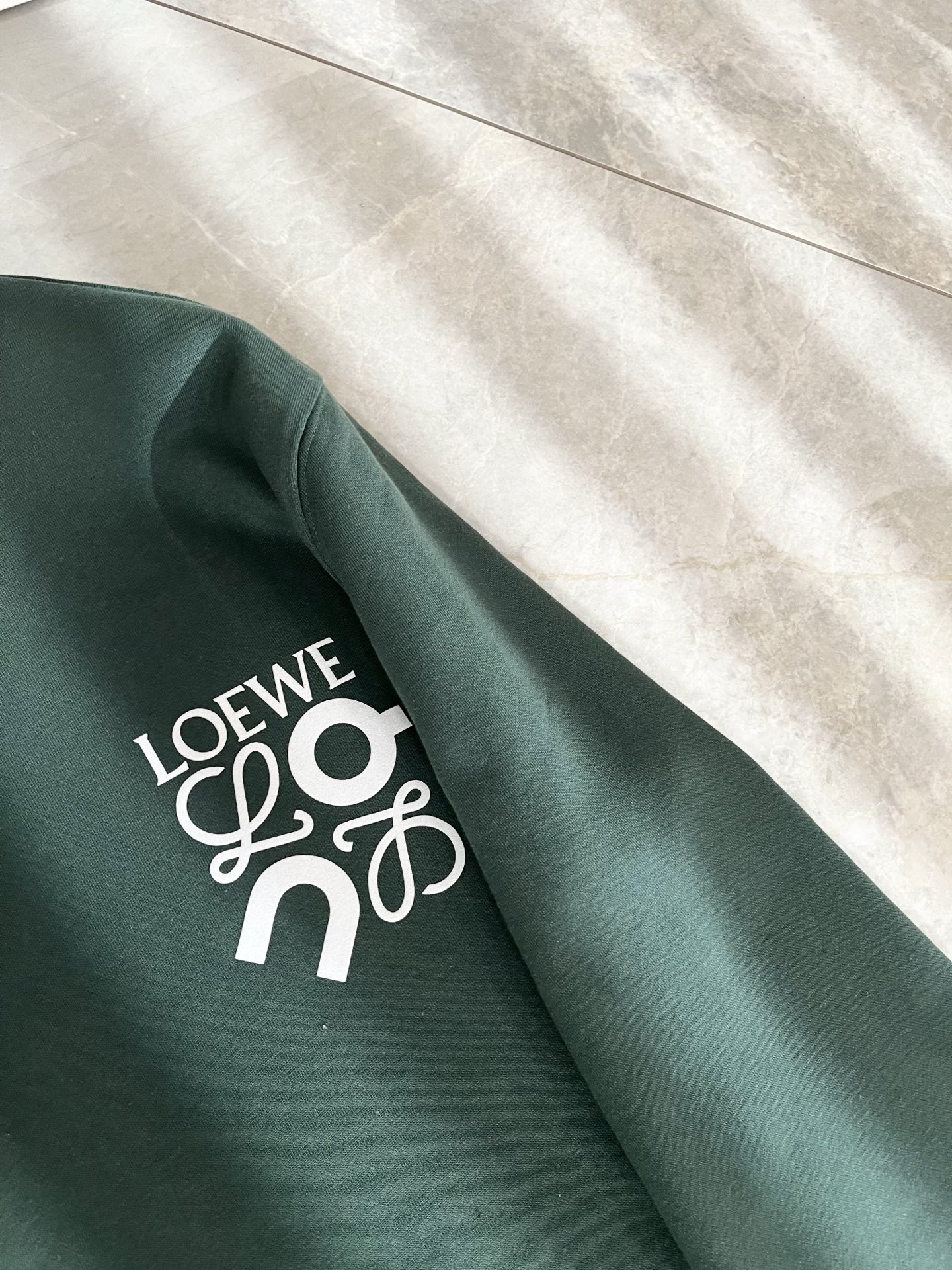 LOE*WE罗*威 2025秋冬男女同款👫长袖卫衣，意大利原厂订单渠道，极具个性高级潮风，标志logo印