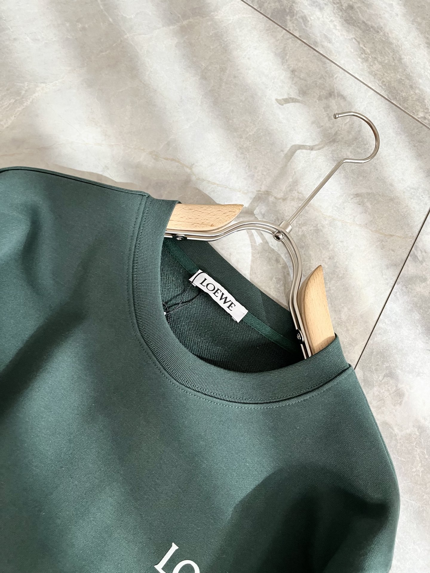 LOE*WE罗*威 2025秋冬男女同款👫长袖卫衣，意大利原厂订单渠道，极具个性高级潮风，标志logo印