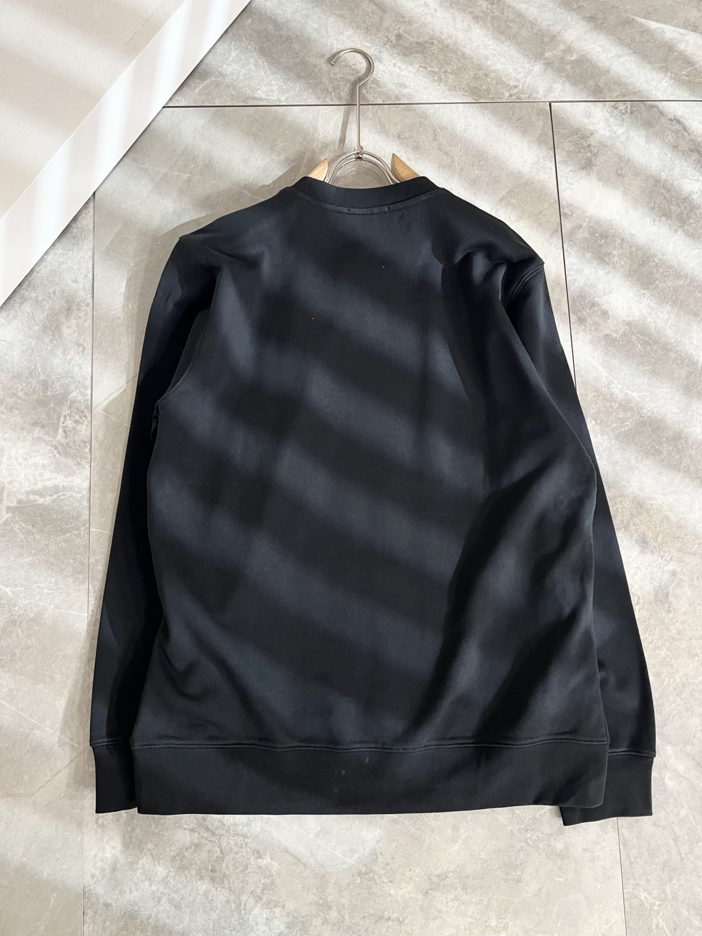 AMI 2025秋冬新款男女同款👫卫衣，最新款全网独家首上！！~既经典有时尚百搭，谁不爱啊，将经典再次展