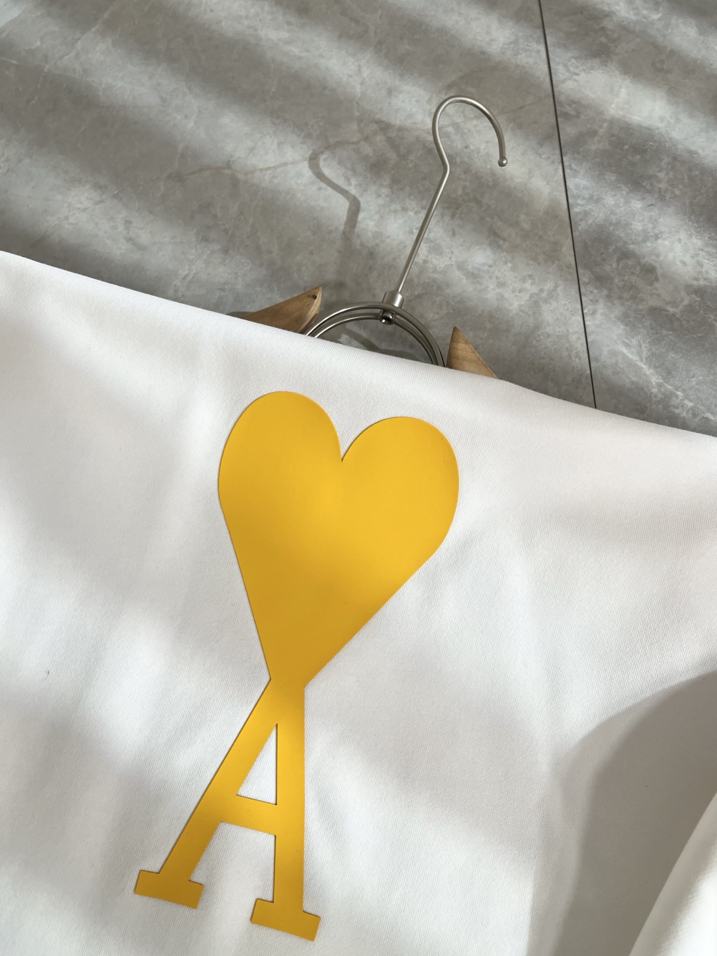 AMI 2025秋冬新款男女同款👫卫衣，最新款全网独家首上！！~既经典有时尚百搭，谁不爱啊，将经典再次展