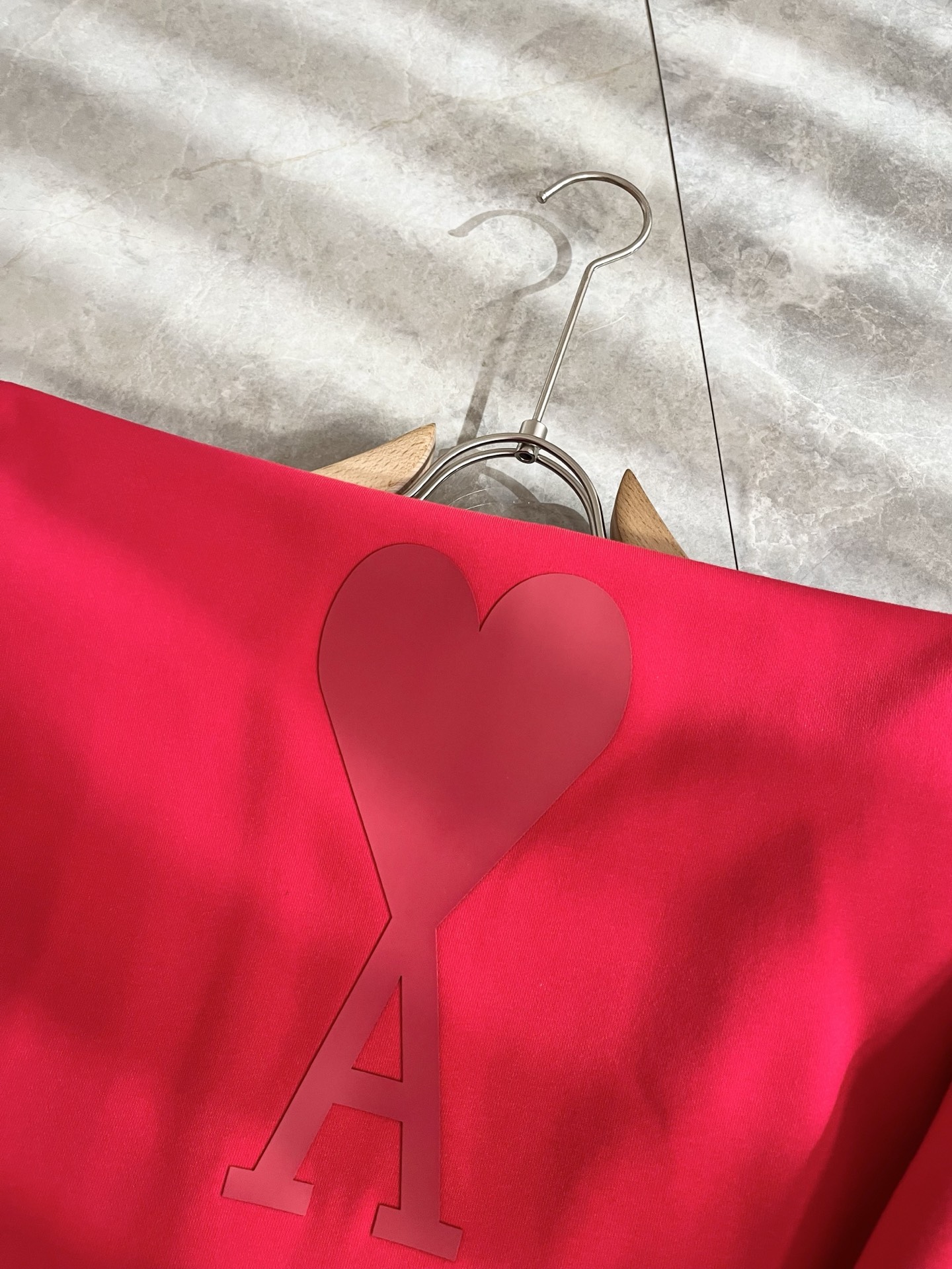 AMI 2025秋冬新款男女同款👫卫衣，最新款全网独家首上！！~既经典有时尚百搭，谁不爱啊，将经典再次展