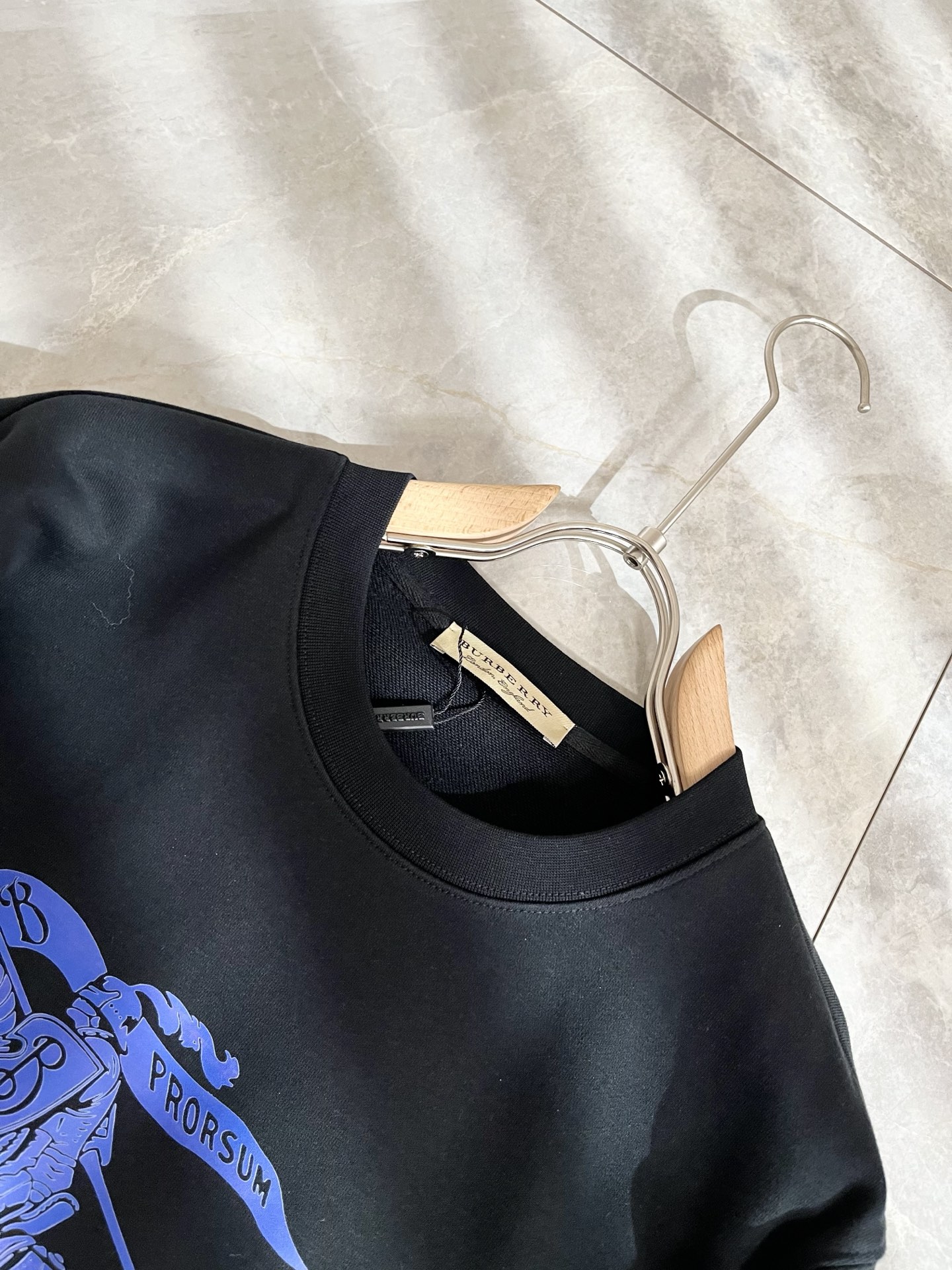 BURBER*Y巴*莉 2025秋冬新款男女同款👫基础休闲百搭棉质圆领卫衣，男女同款卫衣！贸易公司渠道稀