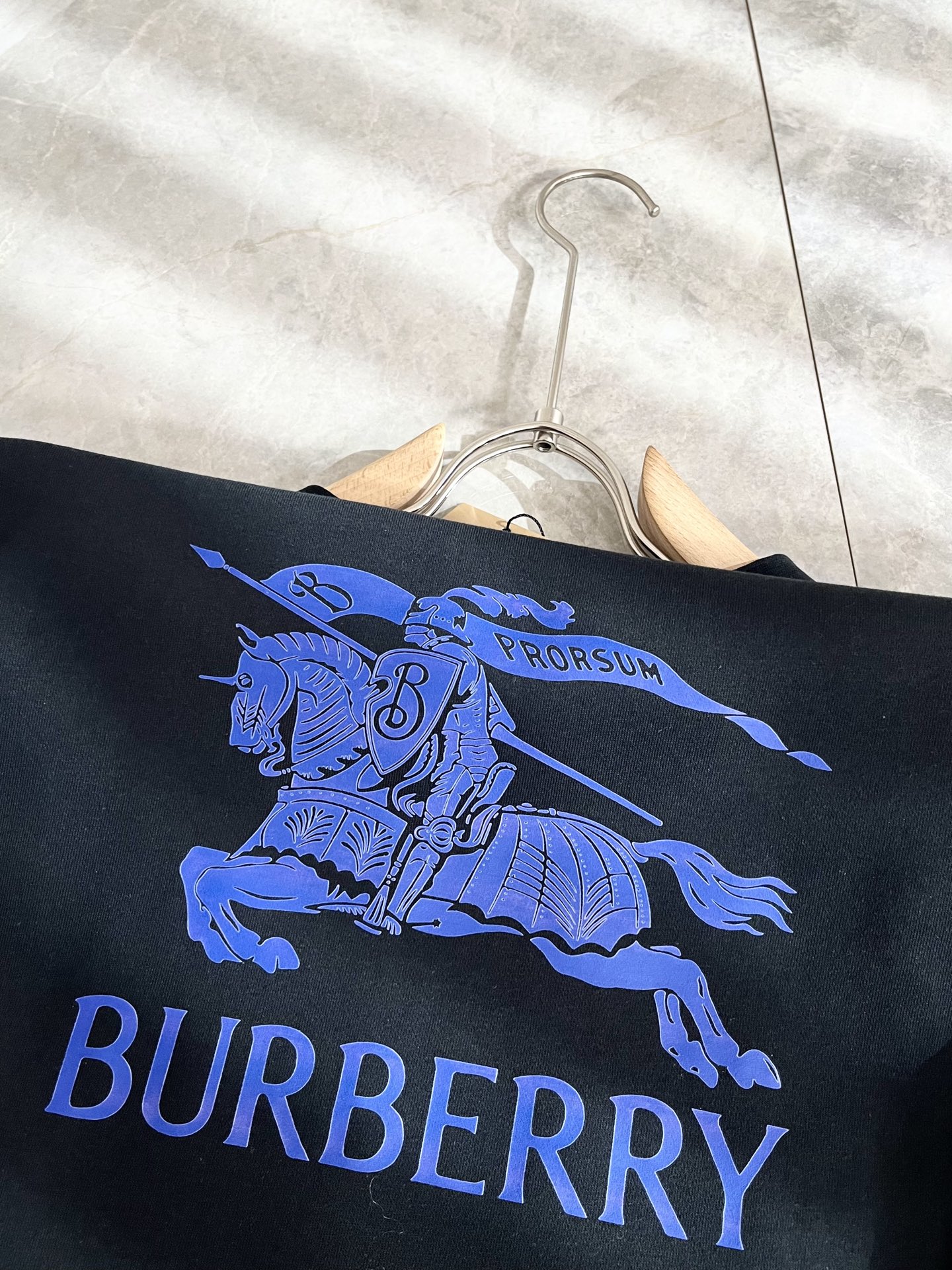 BURBER*Y巴*莉 2025秋冬新款男女同款👫基础休闲百搭棉质圆领卫衣，男女同款卫衣！贸易公司渠道稀