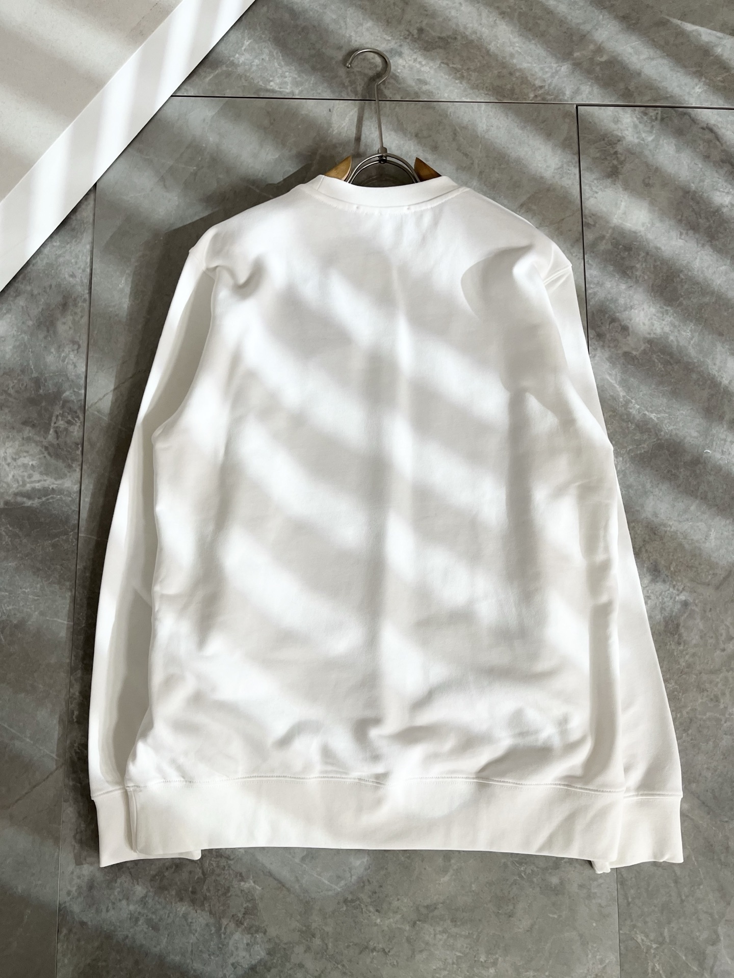 BURBER*Y巴*莉 2025秋冬新款男女同款👫基础休闲百搭棉质圆领卫衣，男女同款卫衣！贸易公司渠道稀