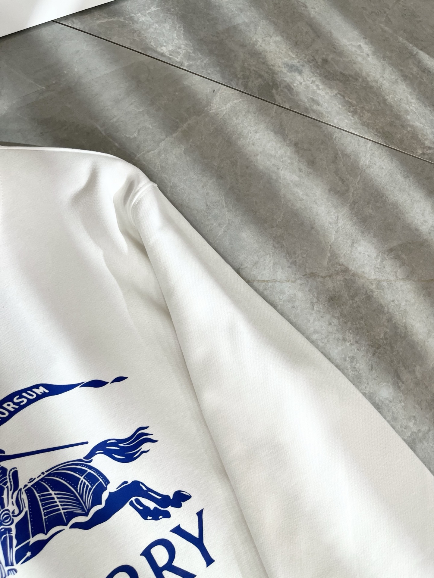 BURBER*Y巴*莉 2025秋冬新款男女同款👫基础休闲百搭棉质圆领卫衣，男女同款卫衣！贸易公司渠道稀