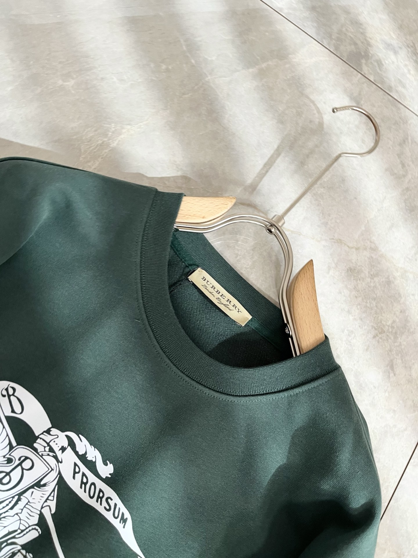 BURBER*Y巴*莉 2025秋冬新款男女同款👫基础休闲百搭棉质圆领卫衣，男女同款卫衣！贸易公司渠道稀