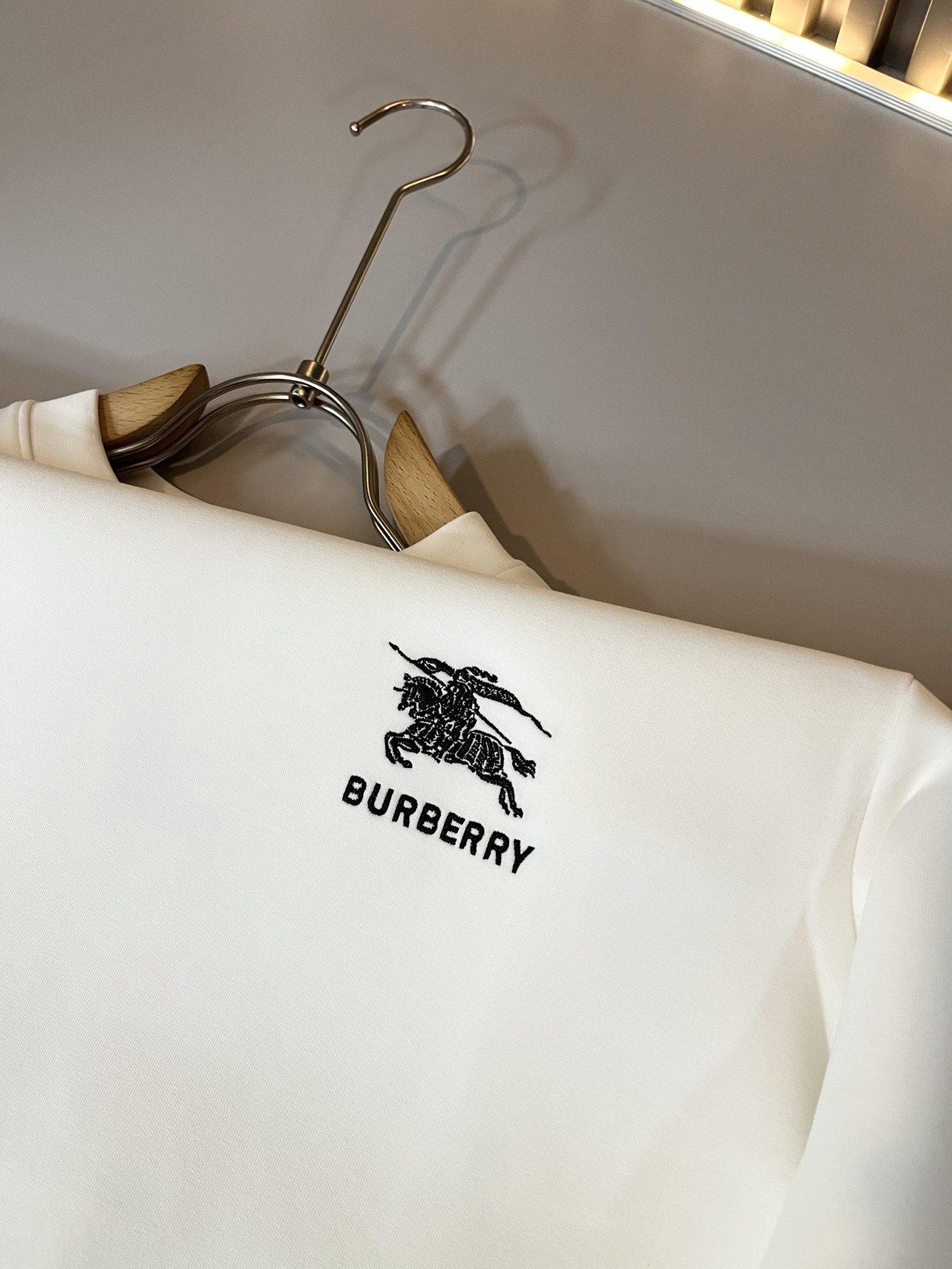 BURBER*Y巴*莉 2025秋冬新款男女同款👫基础休闲百搭棉质圆领卫衣，男女同款卫衣！贸易公司渠道稀