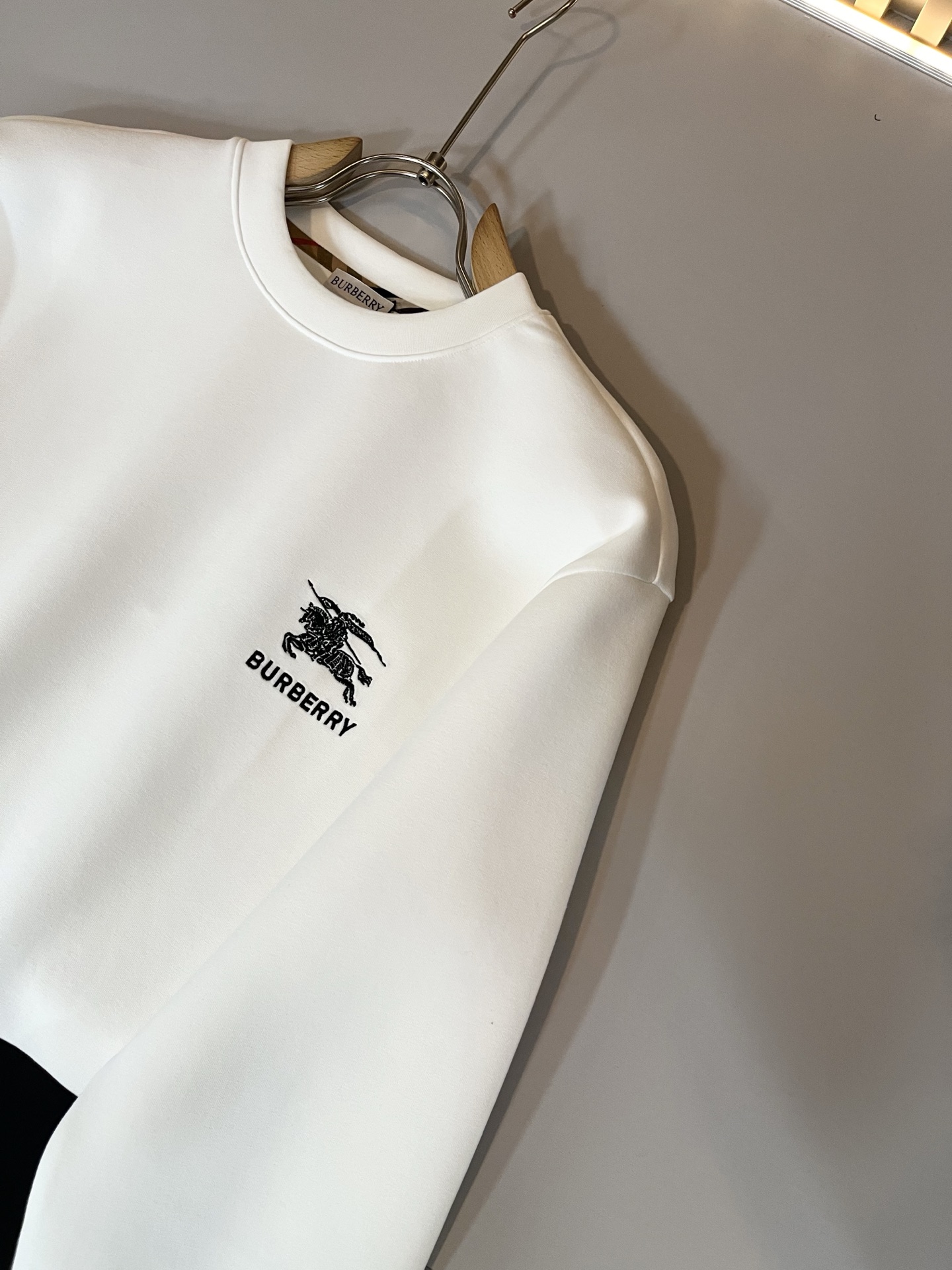 BURBER*Y巴*莉 2025秋冬新款男女同款👫基础休闲百搭棉质圆领卫衣，男女同款卫衣！贸易公司渠道稀