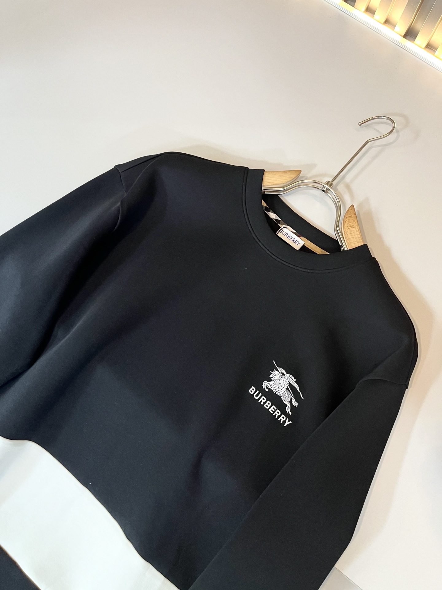 BURBER*Y巴*莉 2025秋冬新款男女同款👫基础休闲百搭棉质圆领卫衣，男女同款卫衣！贸易公司渠道稀