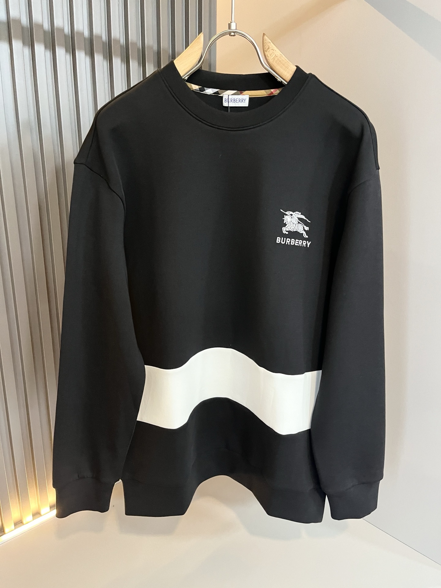 BURBER*Y巴*莉 2025秋冬新款男女同款👫基础休闲百搭棉质圆领卫衣，男女同款卫衣！贸易公司渠道稀