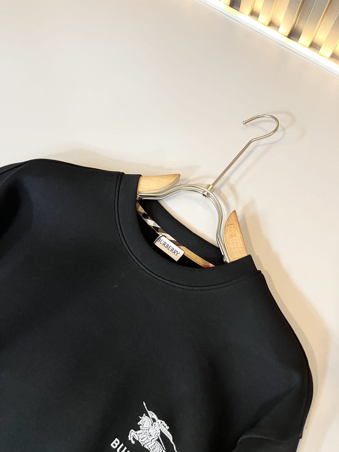 BURBER*Y巴*莉 2025秋冬新款男女同款👫基础休闲百搭棉质圆领卫衣，男女同款卫衣！贸易公司渠道稀