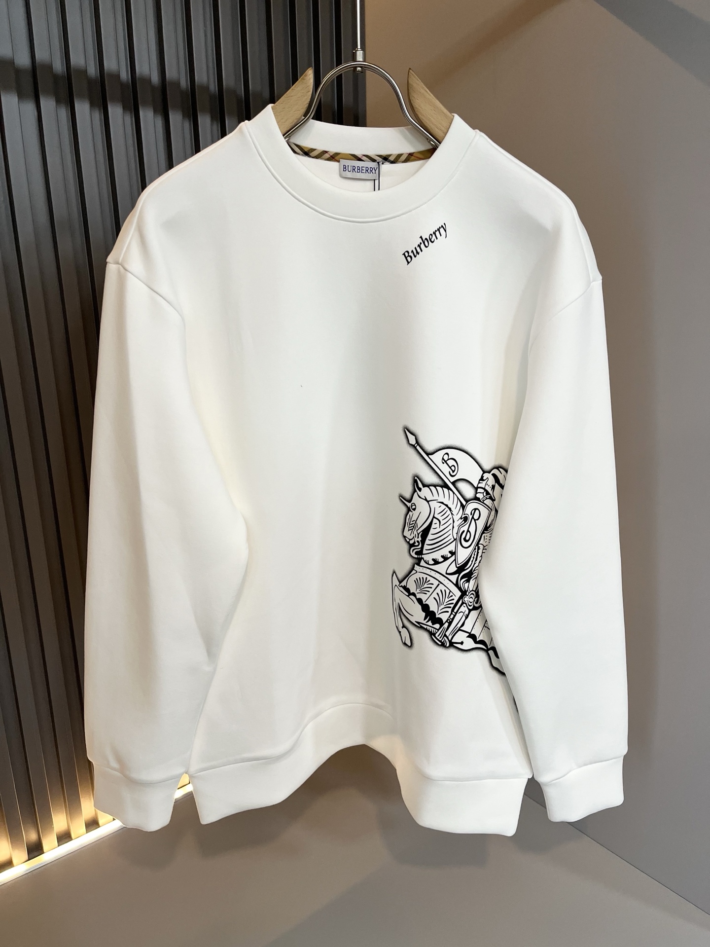 BURBER*Y巴*莉 2025秋冬新款男女同款👫基础休闲百搭棉质圆领卫衣，男女同款卫衣！贸易公司渠道稀