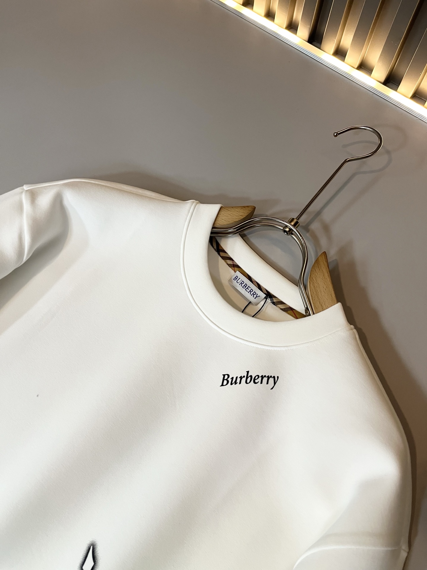 BURBER*Y巴*莉 2025秋冬新款男女同款👫基础休闲百搭棉质圆领卫衣，男女同款卫衣！贸易公司渠道稀