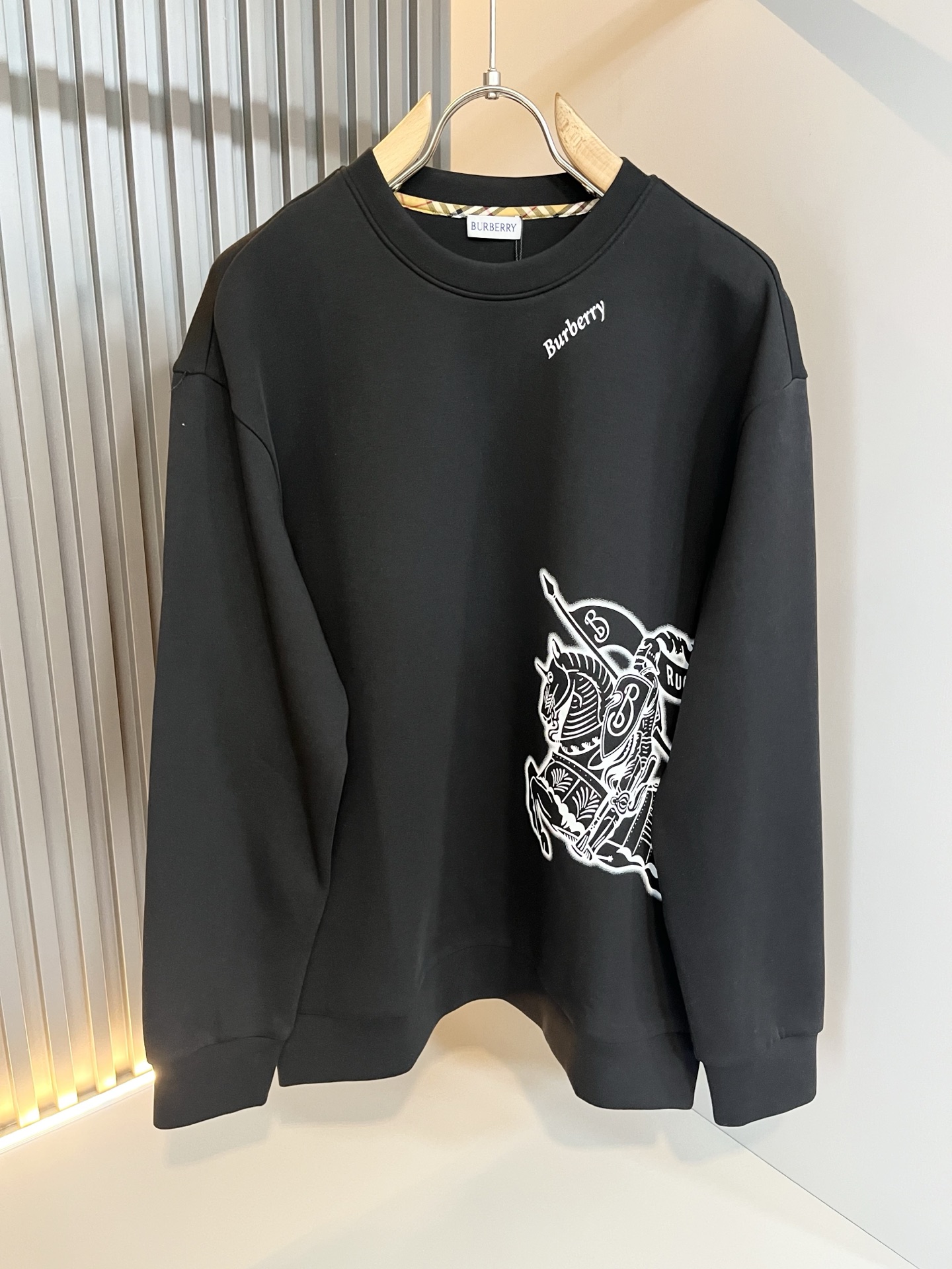 BURBER*Y巴*莉 2025秋冬新款男女同款👫基础休闲百搭棉质圆领卫衣，男女同款卫衣！贸易公司渠道稀