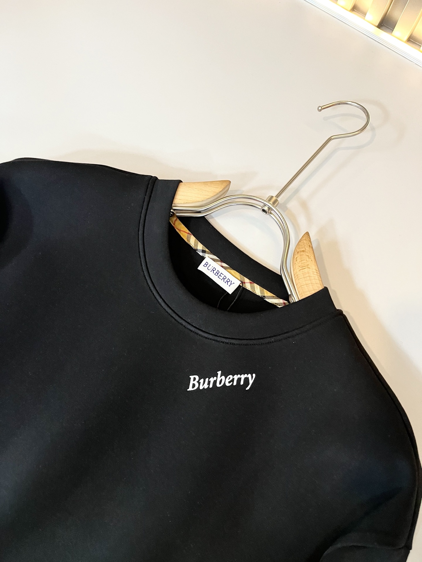 BURBER*Y巴*莉 2025秋冬新款男女同款👫基础休闲百搭棉质圆领卫衣，男女同款卫衣！贸易公司渠道稀