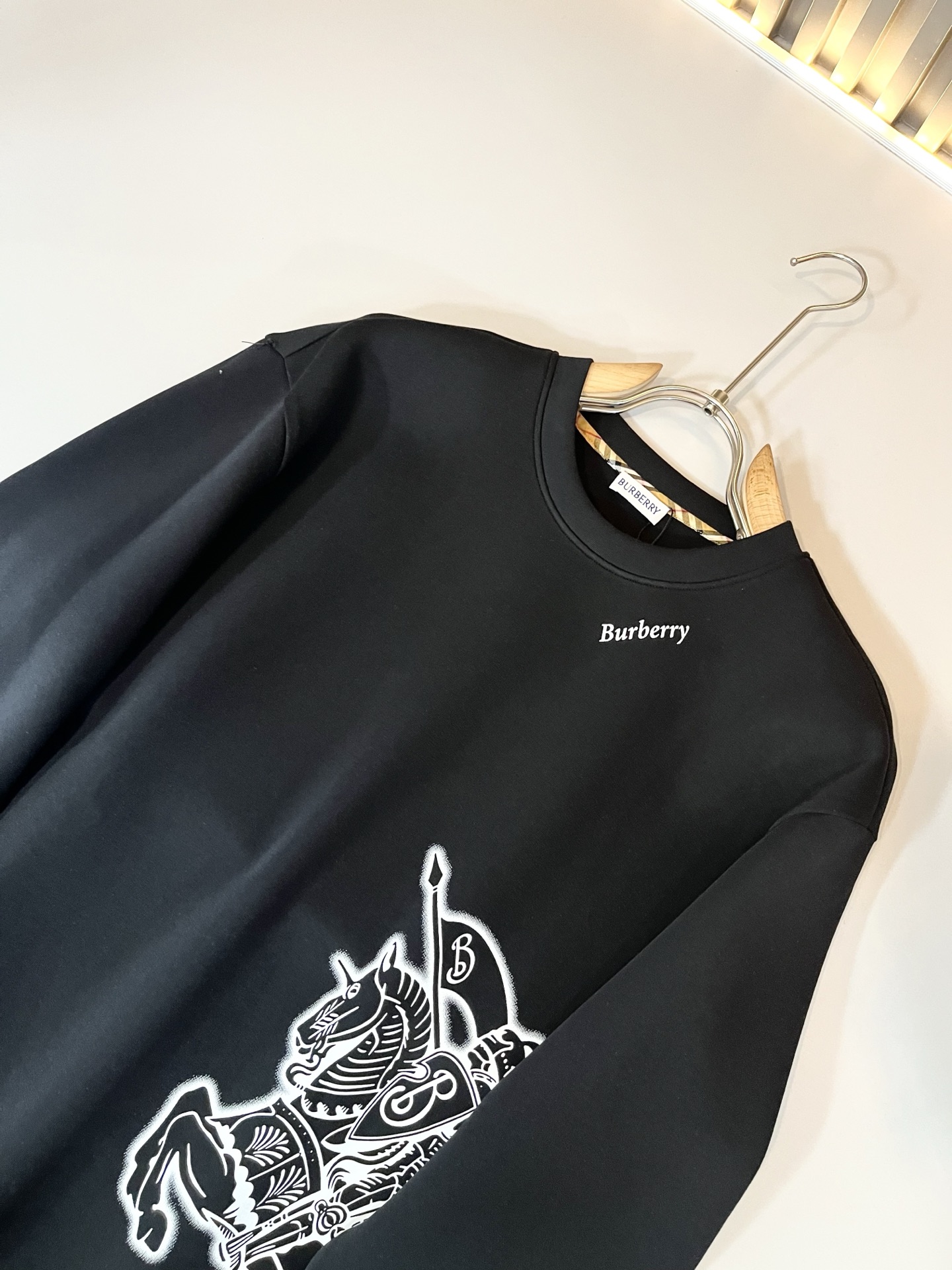 BURBER*Y巴*莉 2025秋冬新款男女同款👫基础休闲百搭棉质圆领卫衣，男女同款卫衣！贸易公司渠道稀