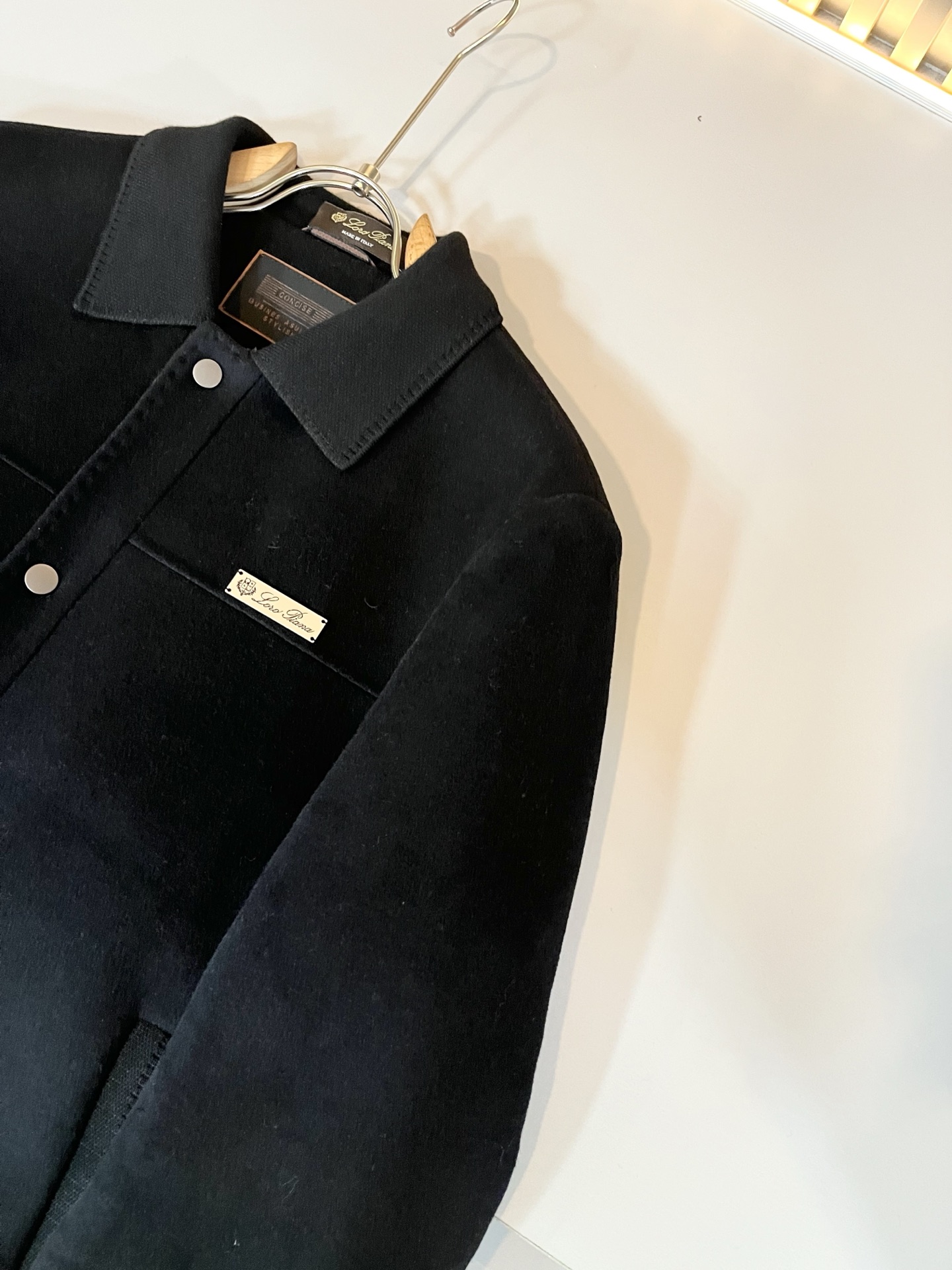 Loro Piana诺悠翩雅 2025秋冬新品男士休闲夹克外套，外贸公司订单！客供羊毛呢材质，胸前五金l