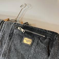 Dolce&Gabba*a 杜嘉*纳2025秋冬新款男女同款👫牛仔夹克外套,专柜同步发售!定制专属聚酯纤 Dolce&Gabba*a 杜嘉*纳2025秋冬新款男女同款👫牛仔夹克外套,专柜同步发售!定制专属聚酯纤