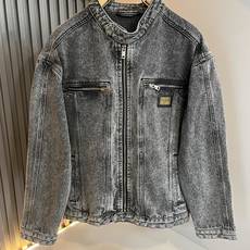 Dolce&Gabba*a 杜嘉*纳2025秋冬新款男女同款👫牛仔夹克外套,专柜同步发售!定制专属聚酯纤 Dolce&Gabba*a 杜嘉*纳2025秋冬新款男女同款👫牛仔夹克外套,专柜同步发售!定制专属聚酯纤