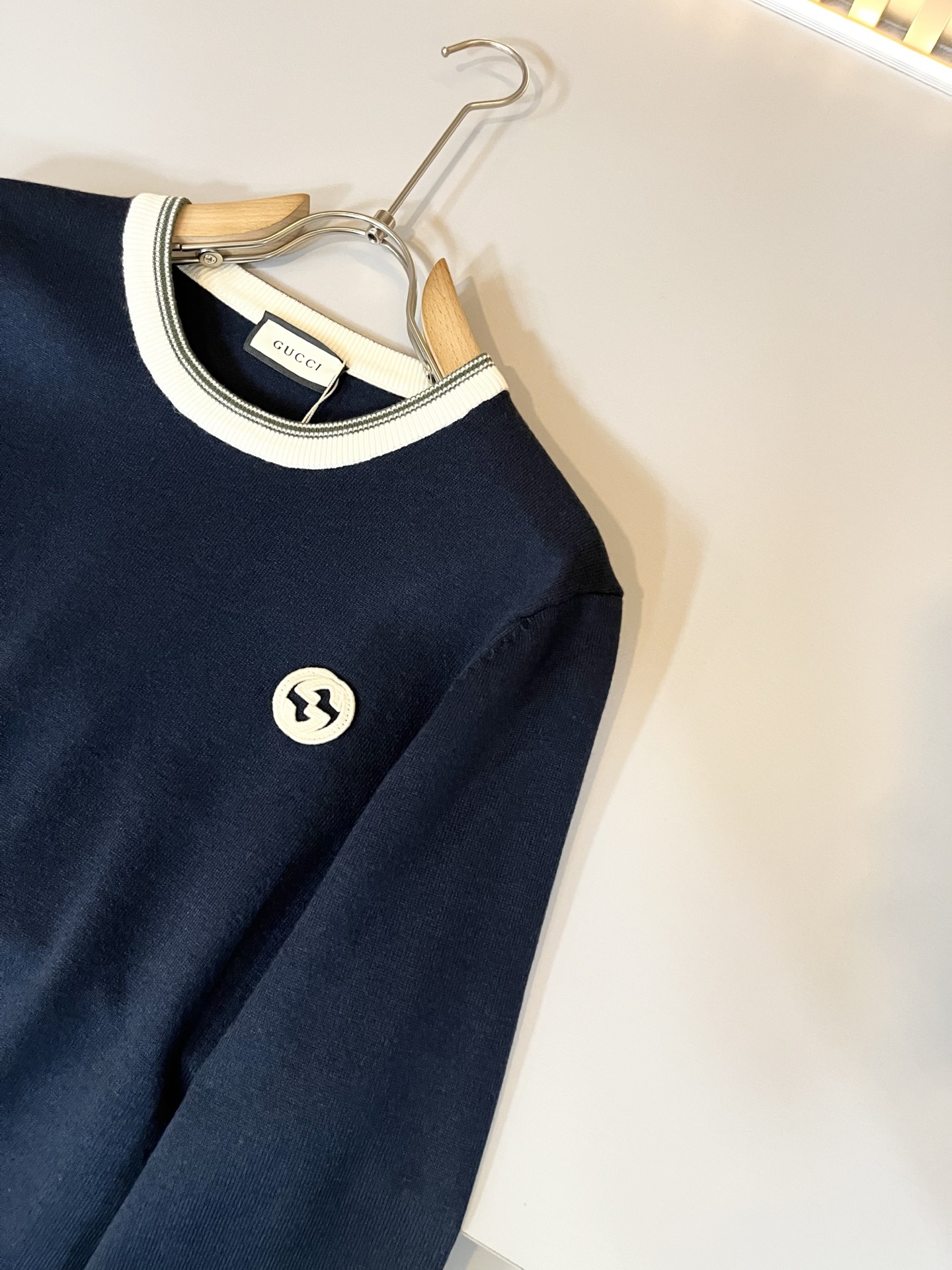 GUC*I 古家 2025秋冬新款男女同款👫 针织羊毛衫，胸前标志logo刺绣设计！贸易公司渠道稀出，同