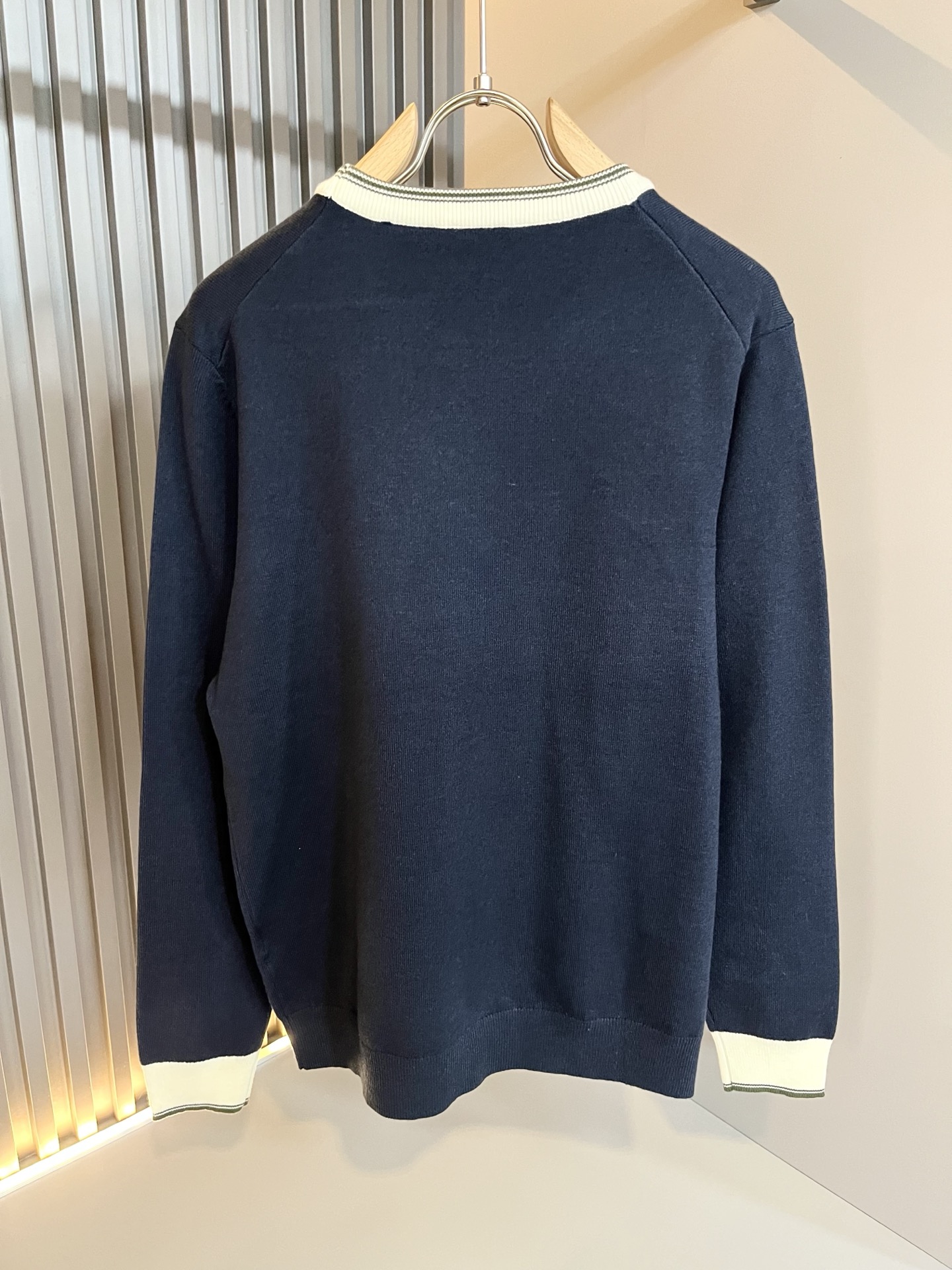 GUC*I 古家 2025秋冬新款男女同款👫 针织羊毛衫，胸前标志logo刺绣设计！贸易公司渠道稀出，同