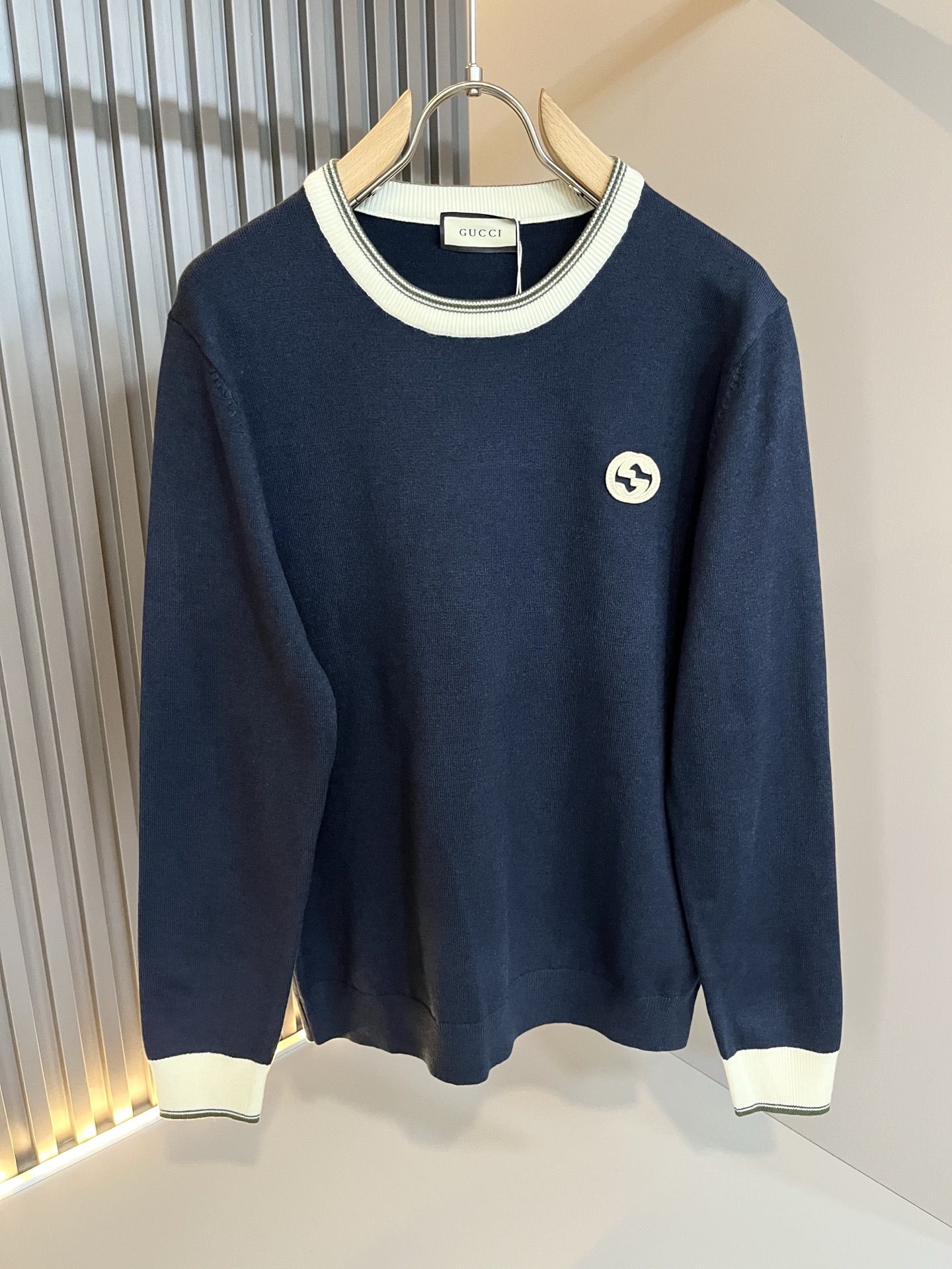 GUC*I 古家 2025秋冬新款男女同款👫 针织羊毛衫，胸前标志logo刺绣设计！贸易公司渠道稀出，同