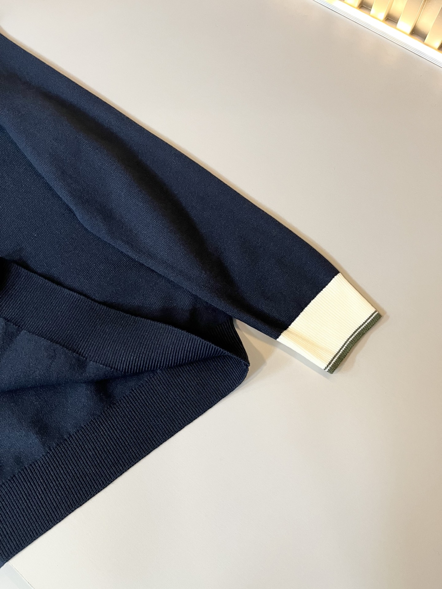 GUC*I 古家 2025秋冬新款男女同款👫 针织羊毛衫，胸前标志logo刺绣设计！贸易公司渠道稀出，同