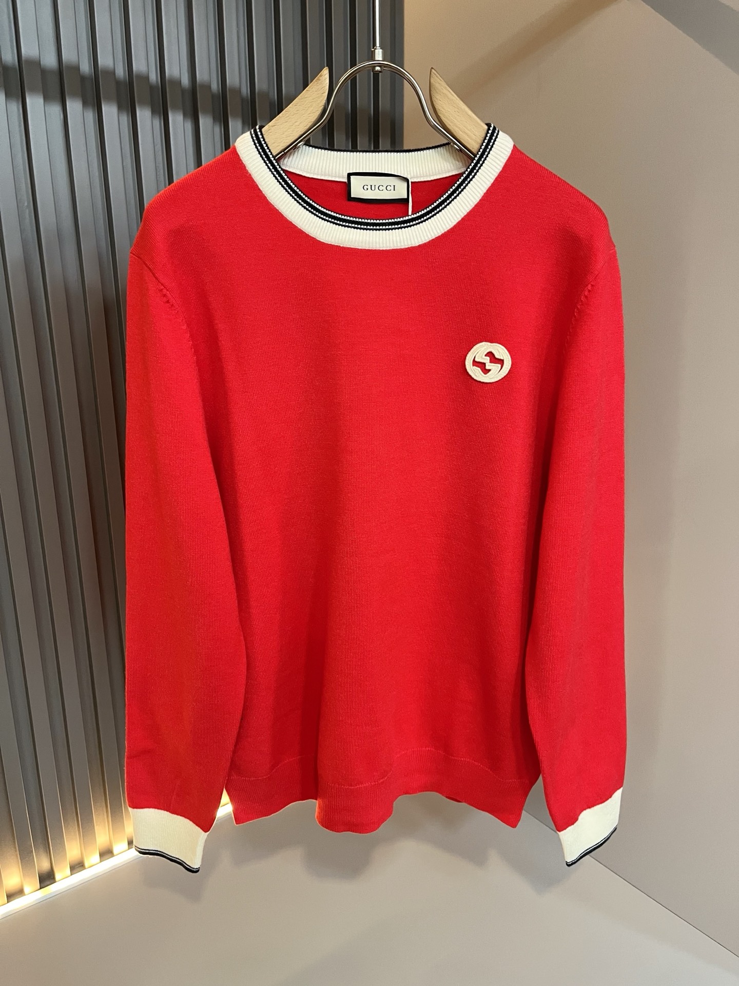 GUC*I 古家 2025秋冬新款男女同款👫 针织羊毛衫，胸前标志logo刺绣设计！贸易公司渠道稀出，同