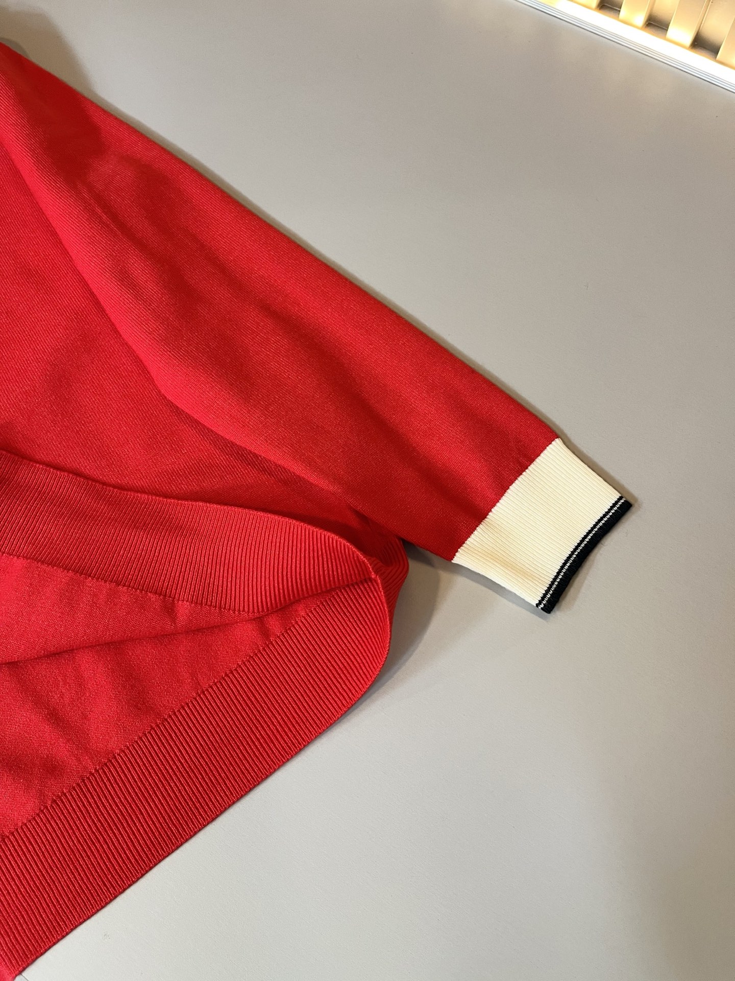 GUC*I 古家 2025秋冬新款男女同款👫 针织羊毛衫，胸前标志logo刺绣设计！贸易公司渠道稀出，同