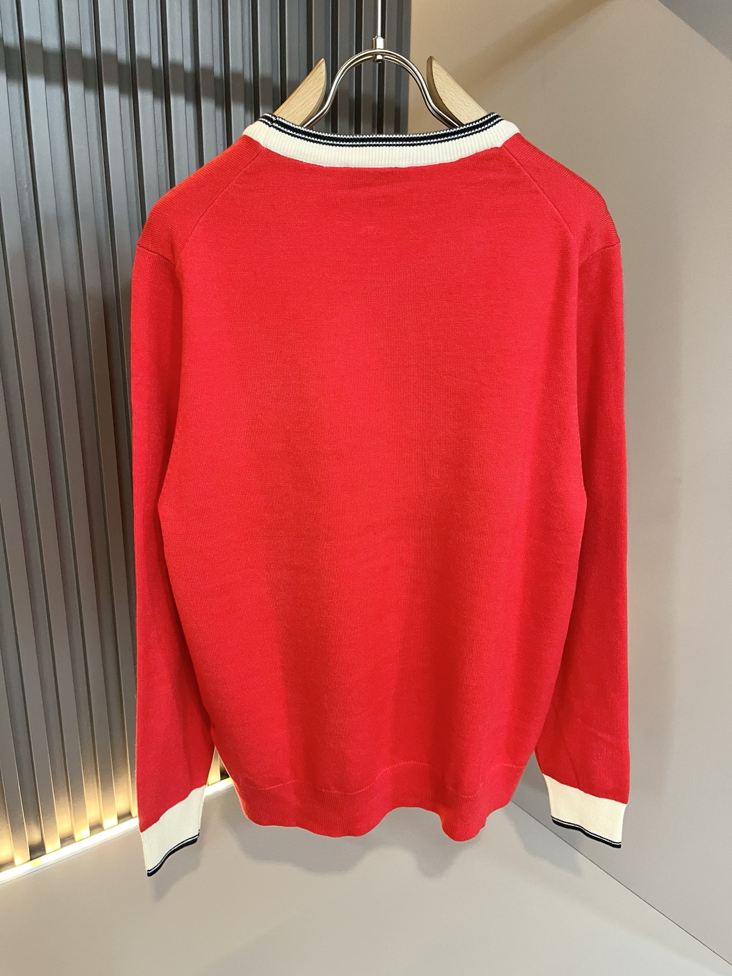 GUC*I 古家 2025秋冬新款男女同款👫 针织羊毛衫，胸前标志logo刺绣设计！贸易公司渠道稀出，同