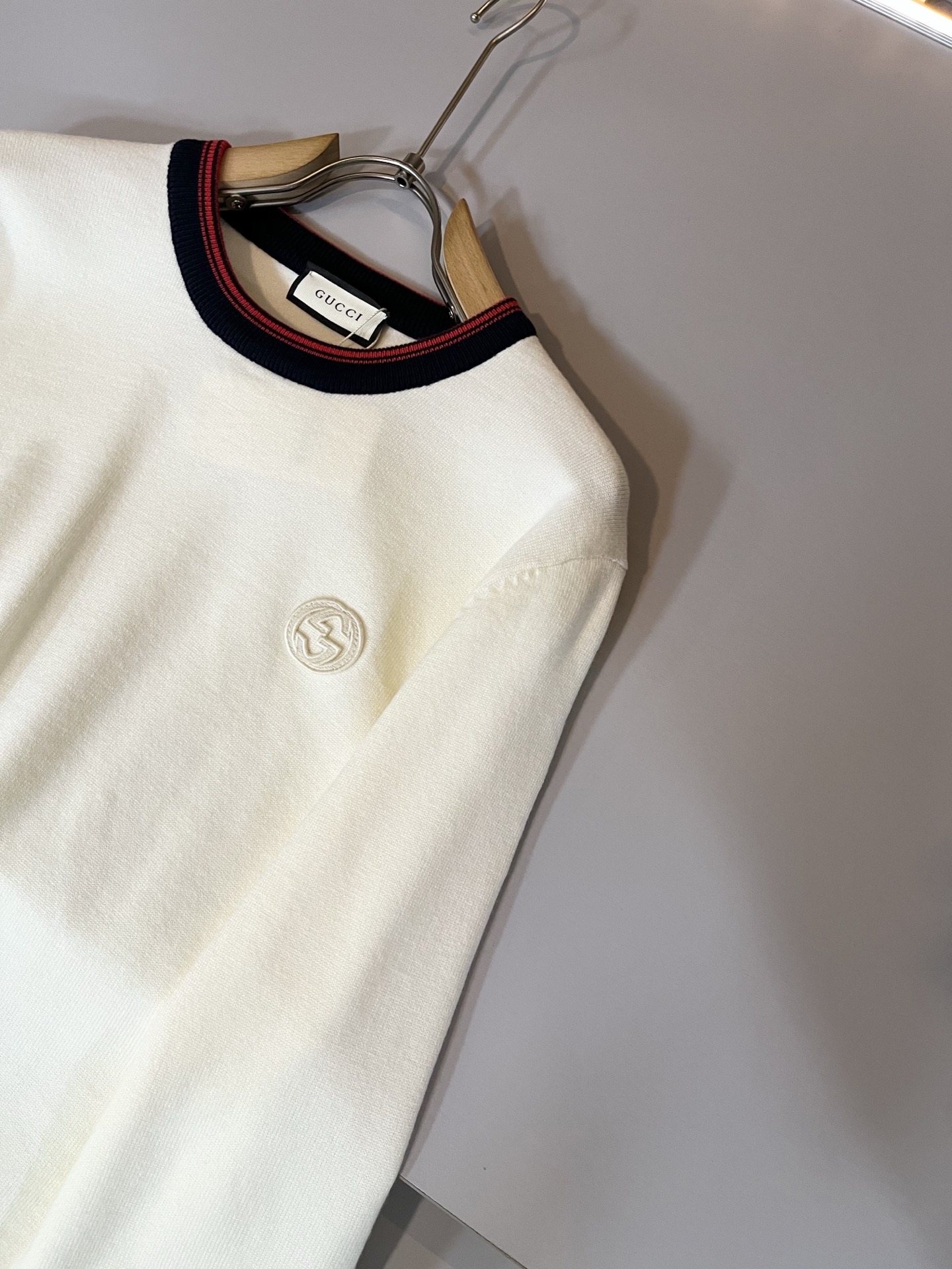 GUC*I 古家 2025秋冬新款男女同款👫 针织羊毛衫，胸前标志logo刺绣设计！贸易公司渠道稀出，同