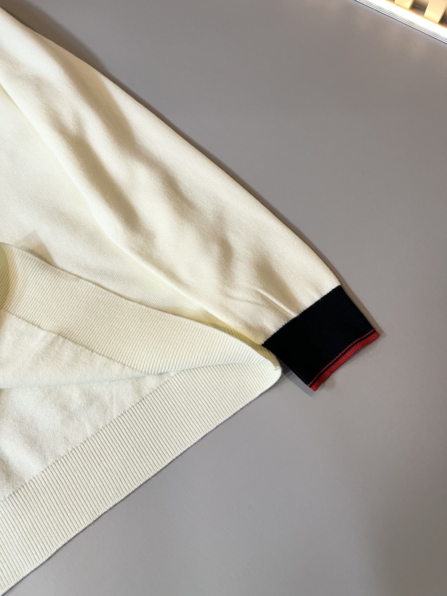 GUC*I 古家 2025秋冬新款男女同款👫 针织羊毛衫，胸前标志logo刺绣设计！贸易公司渠道稀出，同