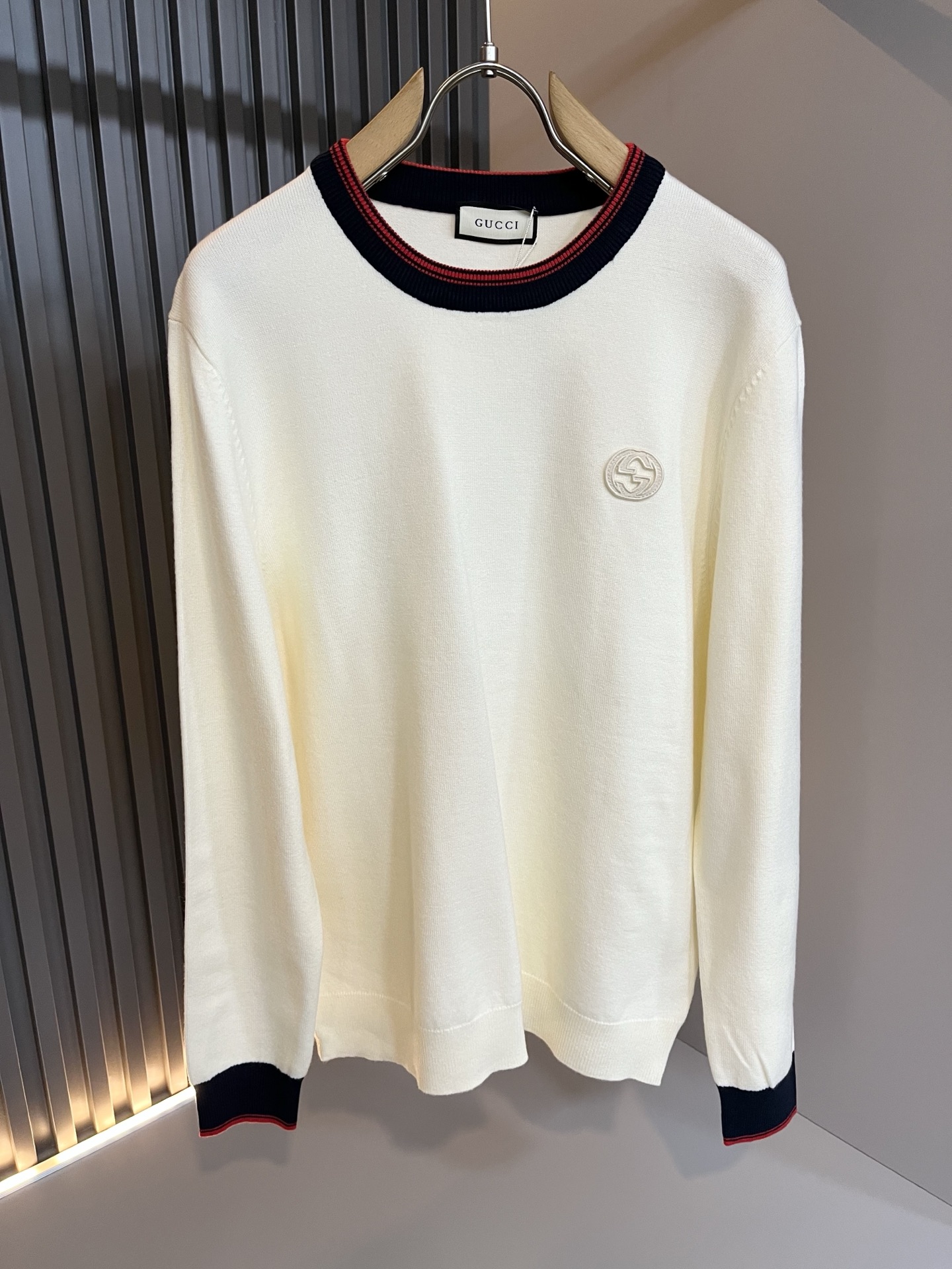 GUC*I 古家 2025秋冬新款男女同款👫 针织羊毛衫，胸前标志logo刺绣设计！贸易公司渠道稀出，同