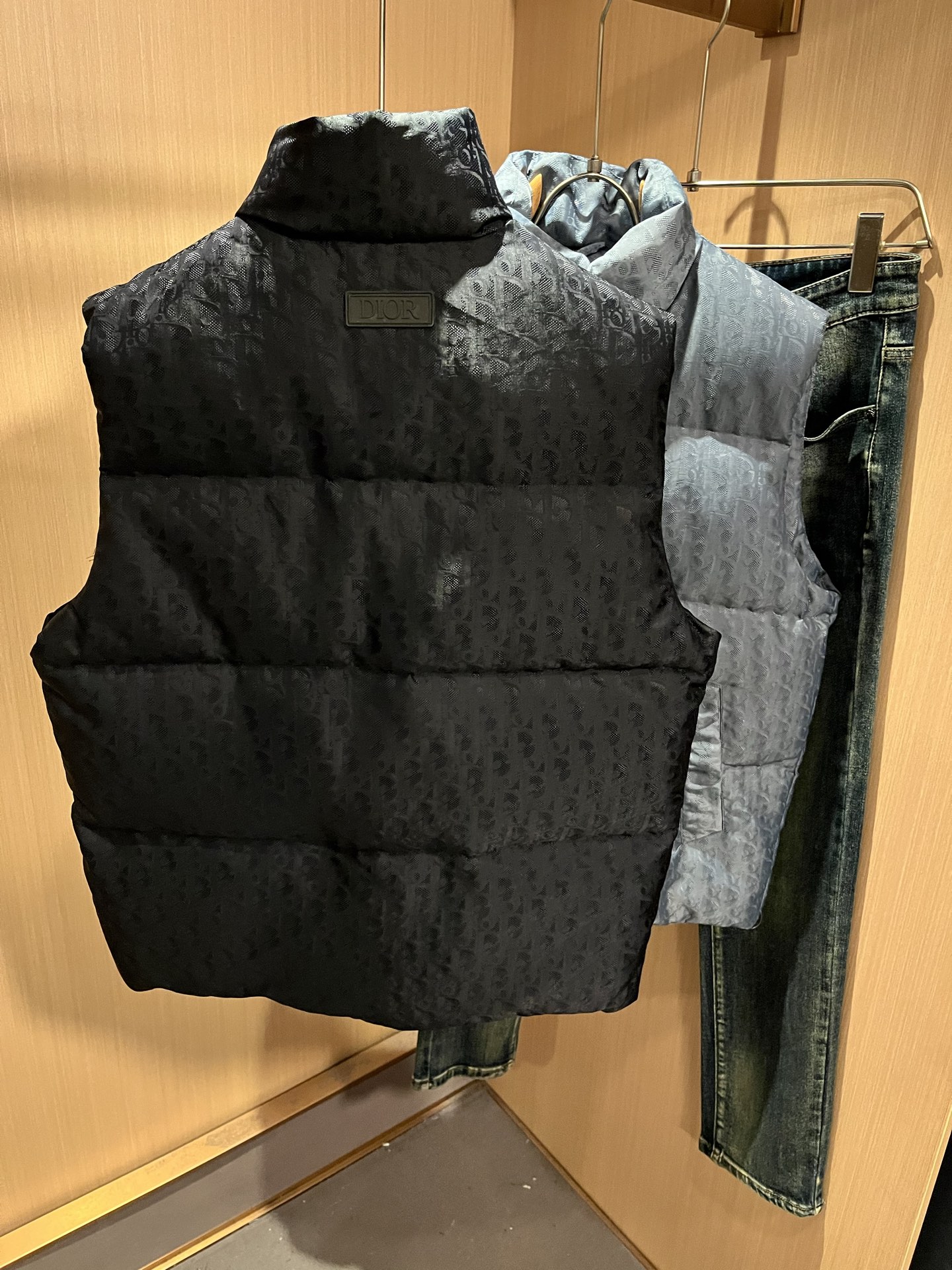 Dio*r迪*奥2025秋冬男女同款👫休闲羽绒马甲外套，最新时尚休闲夹克，贸易公司渠道稀出，同步官网发售