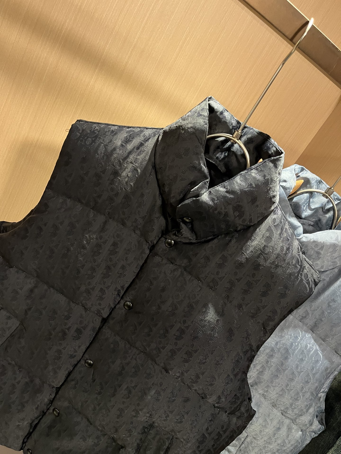 Dio*r迪*奥2025秋冬男女同款👫休闲羽绒马甲外套，最新时尚休闲夹克，贸易公司渠道稀出，同步官网发售