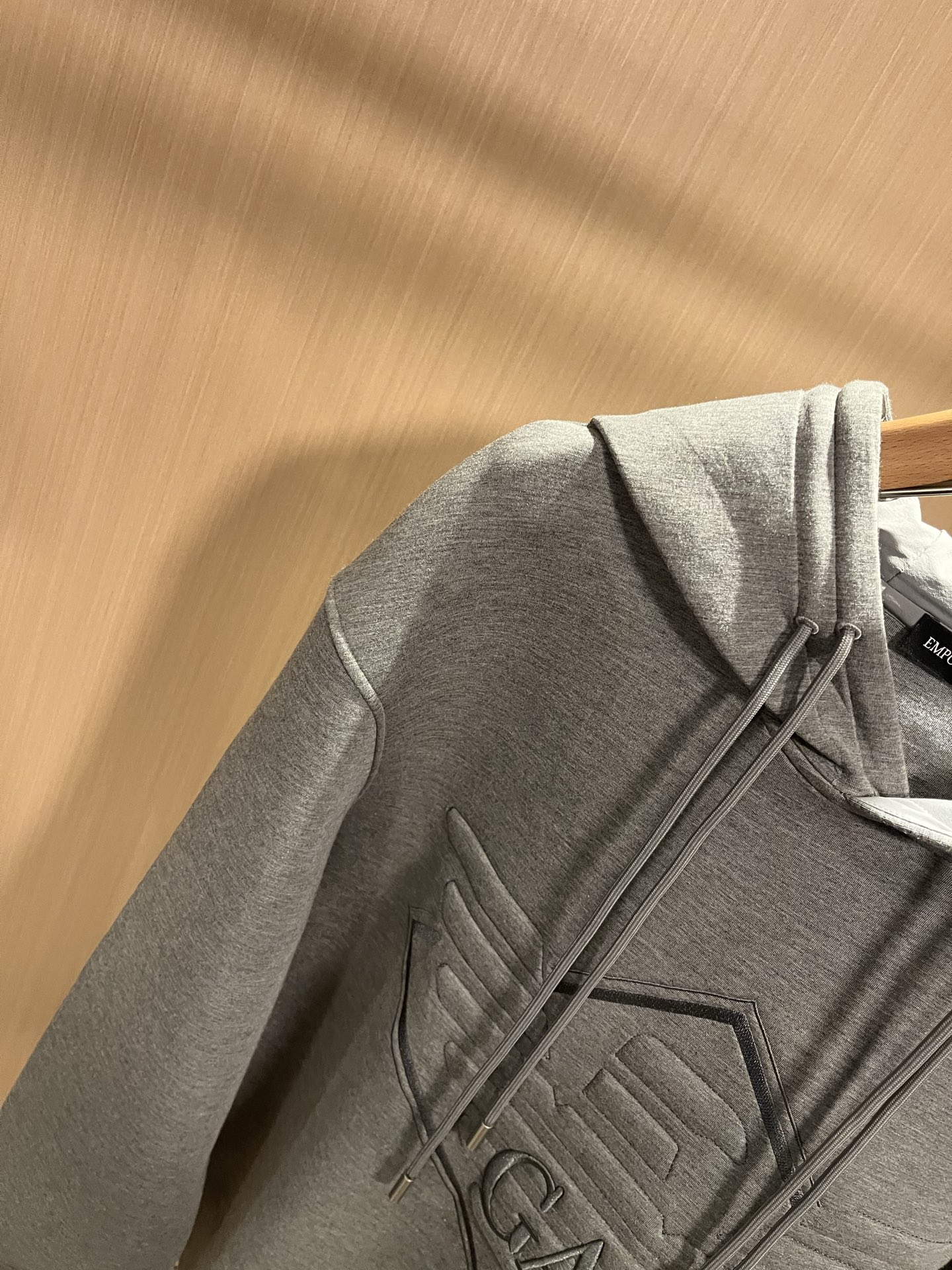 Arman阿*尼2025秋冬新款男士休闲长袖连帽卫衣，原单代工厂订单，标志logo图案压胶刺绣设计！简洁