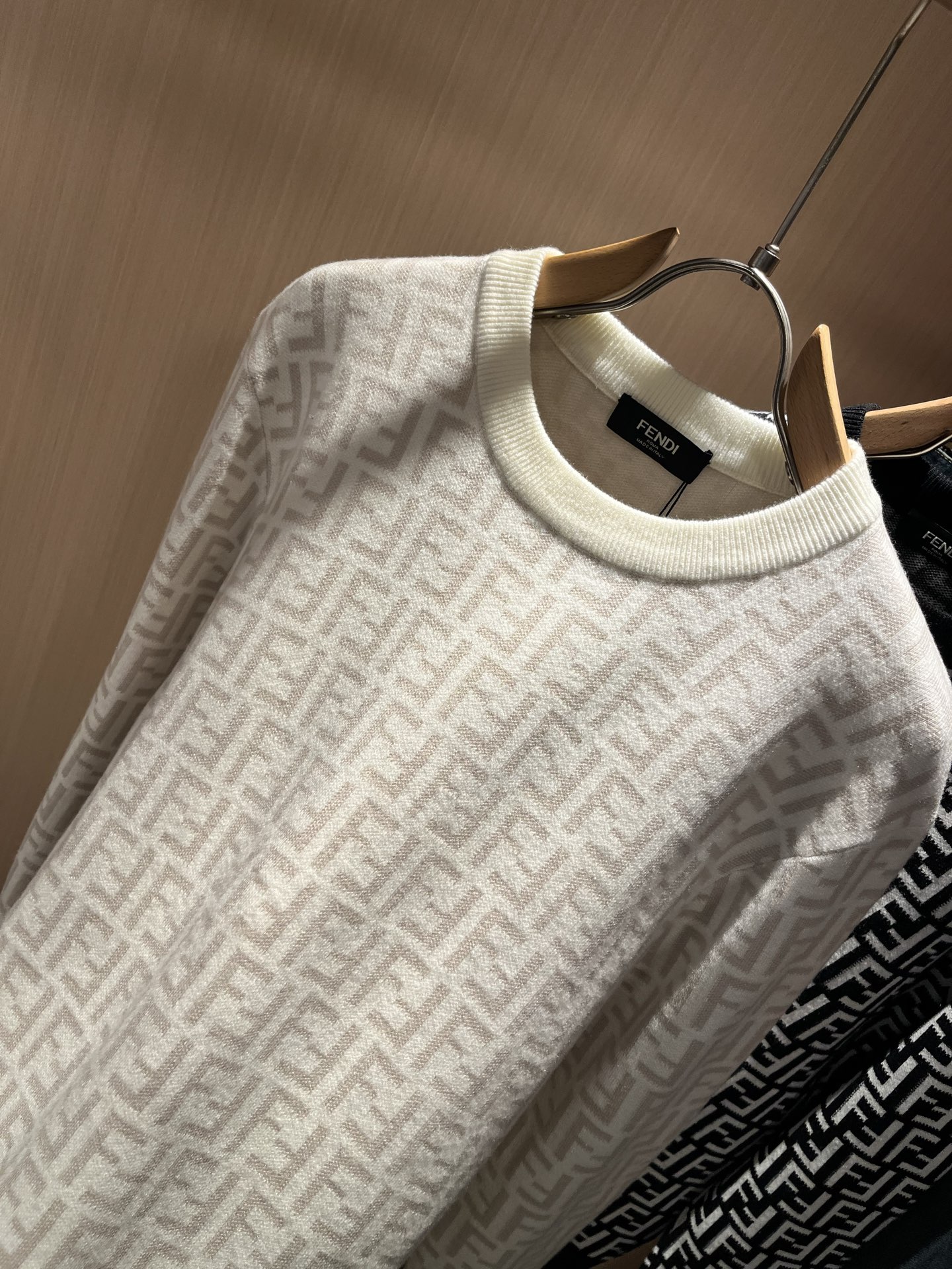 FEN*I 芬*迪 2025秋冬新款FD家族男女同款针织羊毛衫，男女同款👫百搭。意大利原厂订单，FD家族