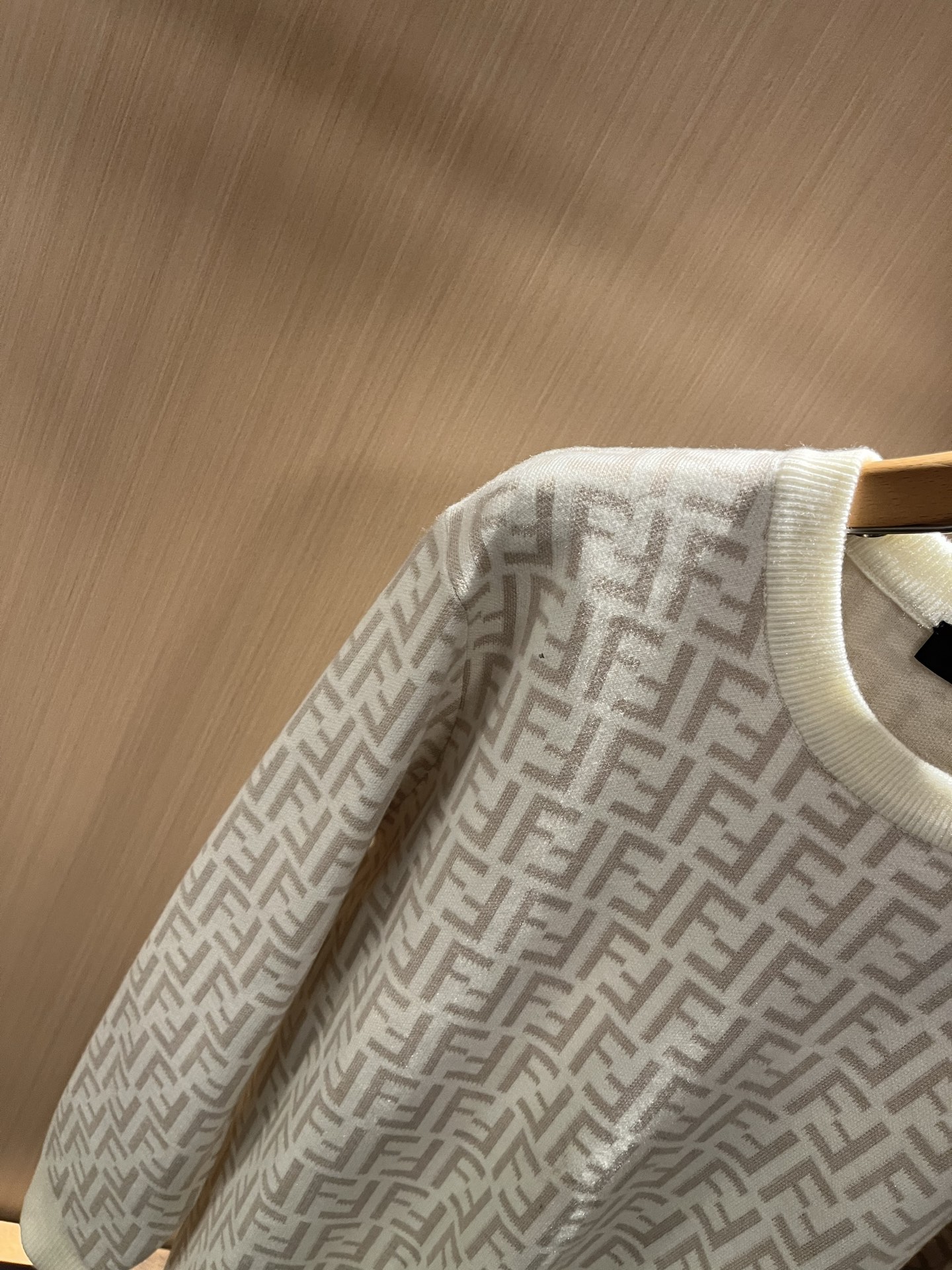 FEN*I 芬*迪 2025秋冬新款FD家族男女同款针织羊毛衫，男女同款👫百搭。意大利原厂订单，FD家族