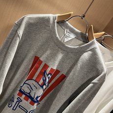 BottegaVene*a宝*嘉 2025秋冬新款男士卫衣,这是今年目前为止最牛批的一款纯色高品质面料! BottegaVene*a宝*嘉 2025秋冬新款男士卫衣,这是今年目前为止最牛批的一款纯色高品质面料!