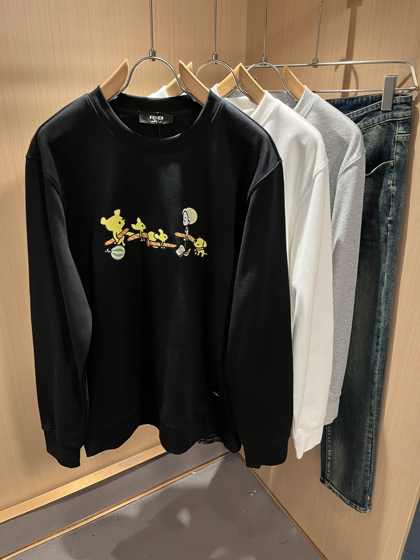 FEN*I 芬*迪2025秋冬新款FD家族男女同款小怪兽卫衣，男女同款👫百搭。意大利原厂订单，FD家族人